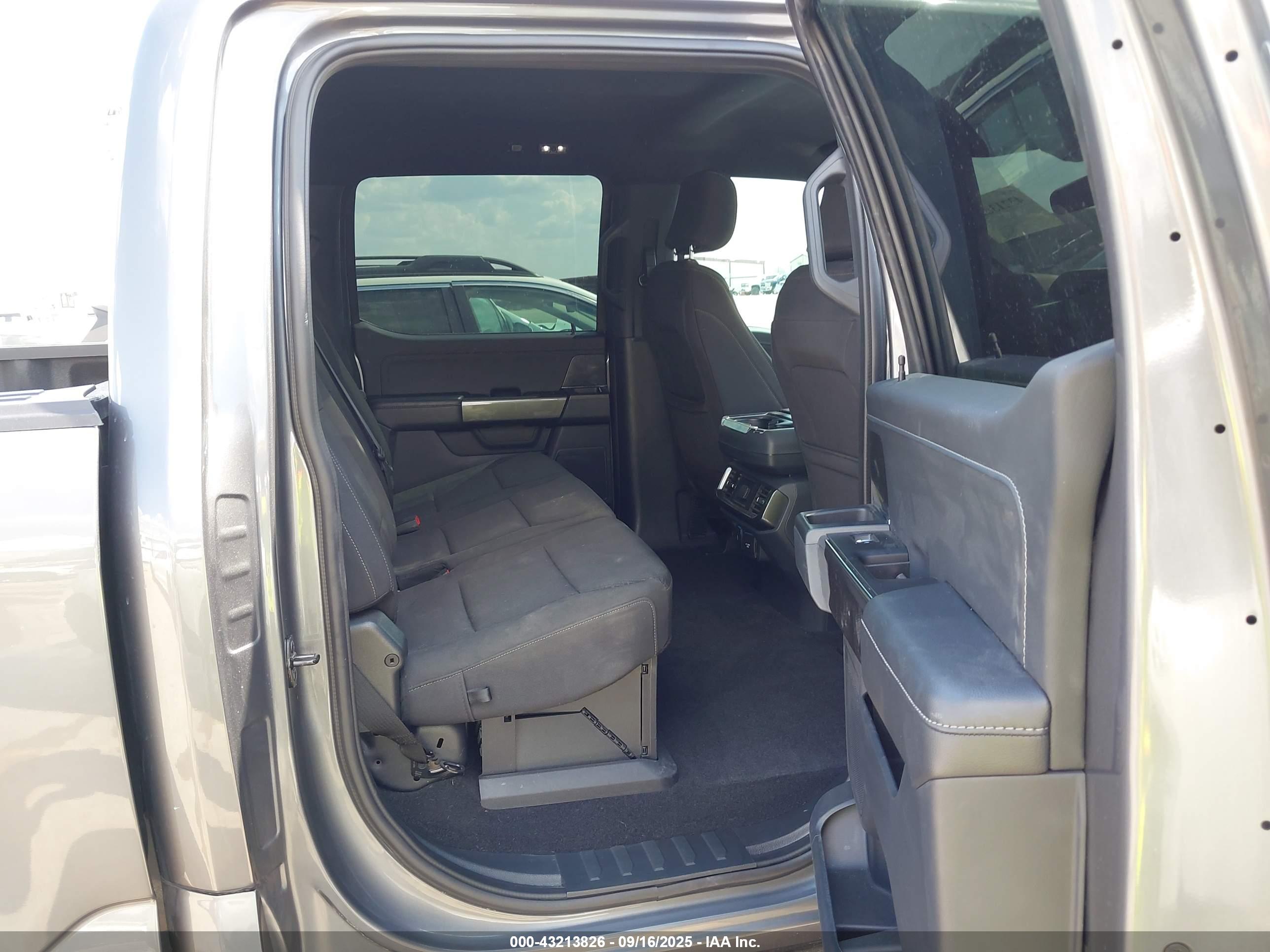 FORD F-150 image 8