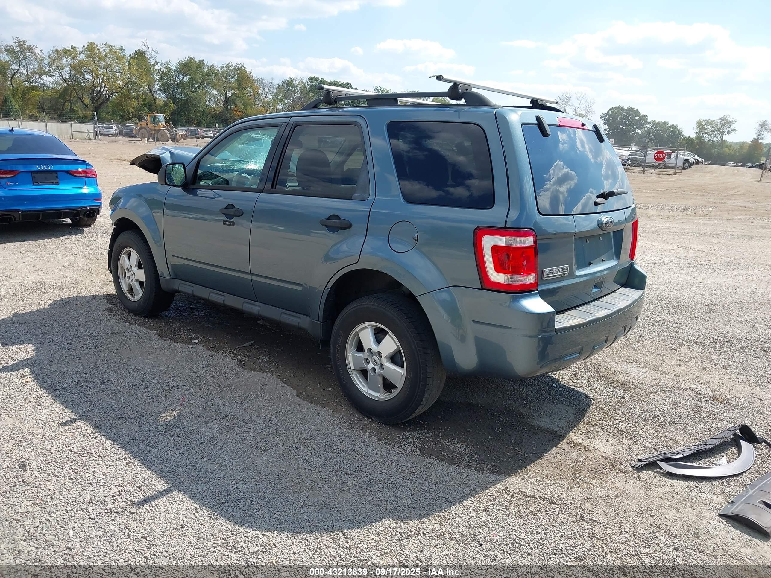 FORD ESCAPE image 3