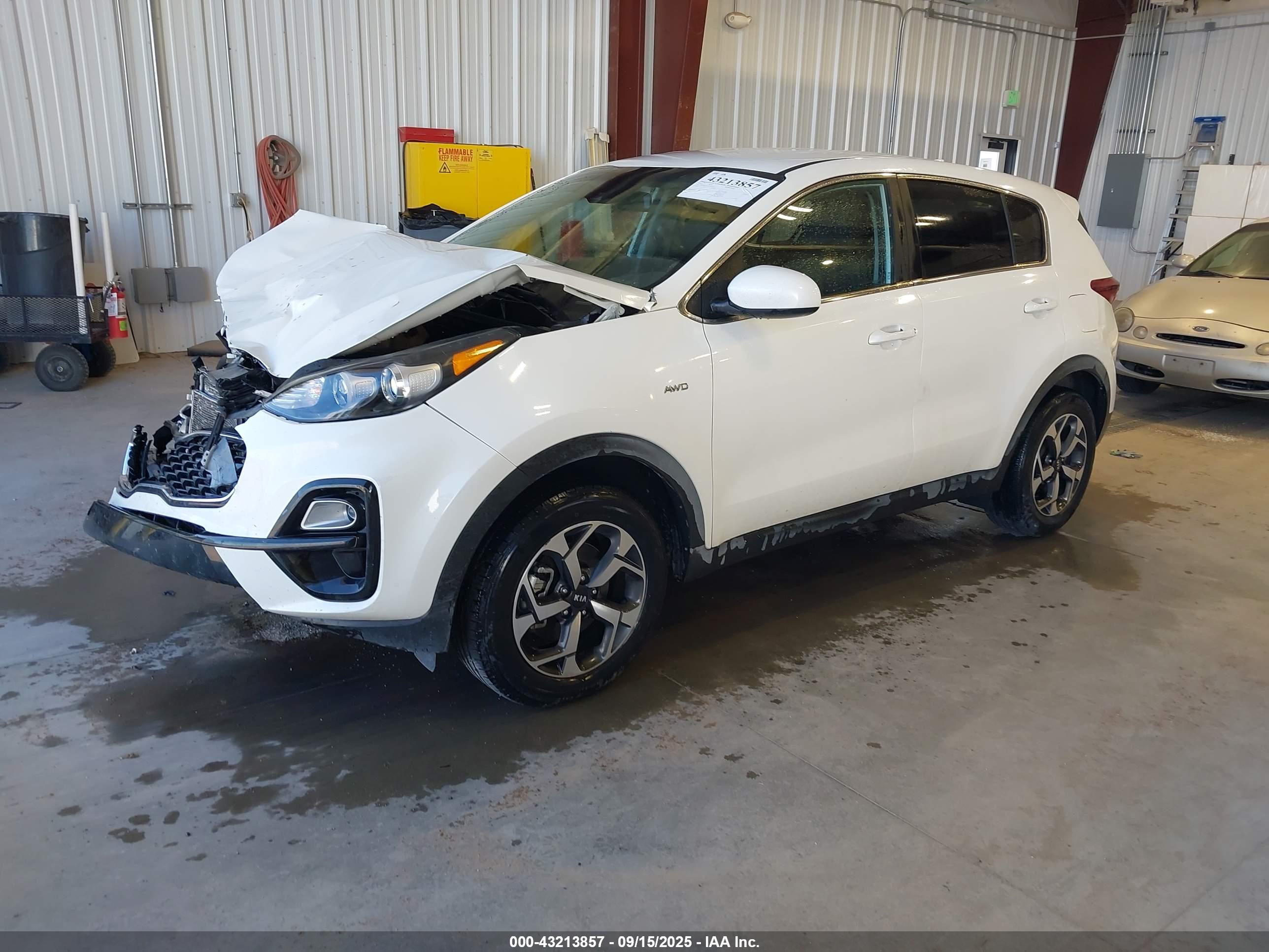 KIA SPORTAGE image 2