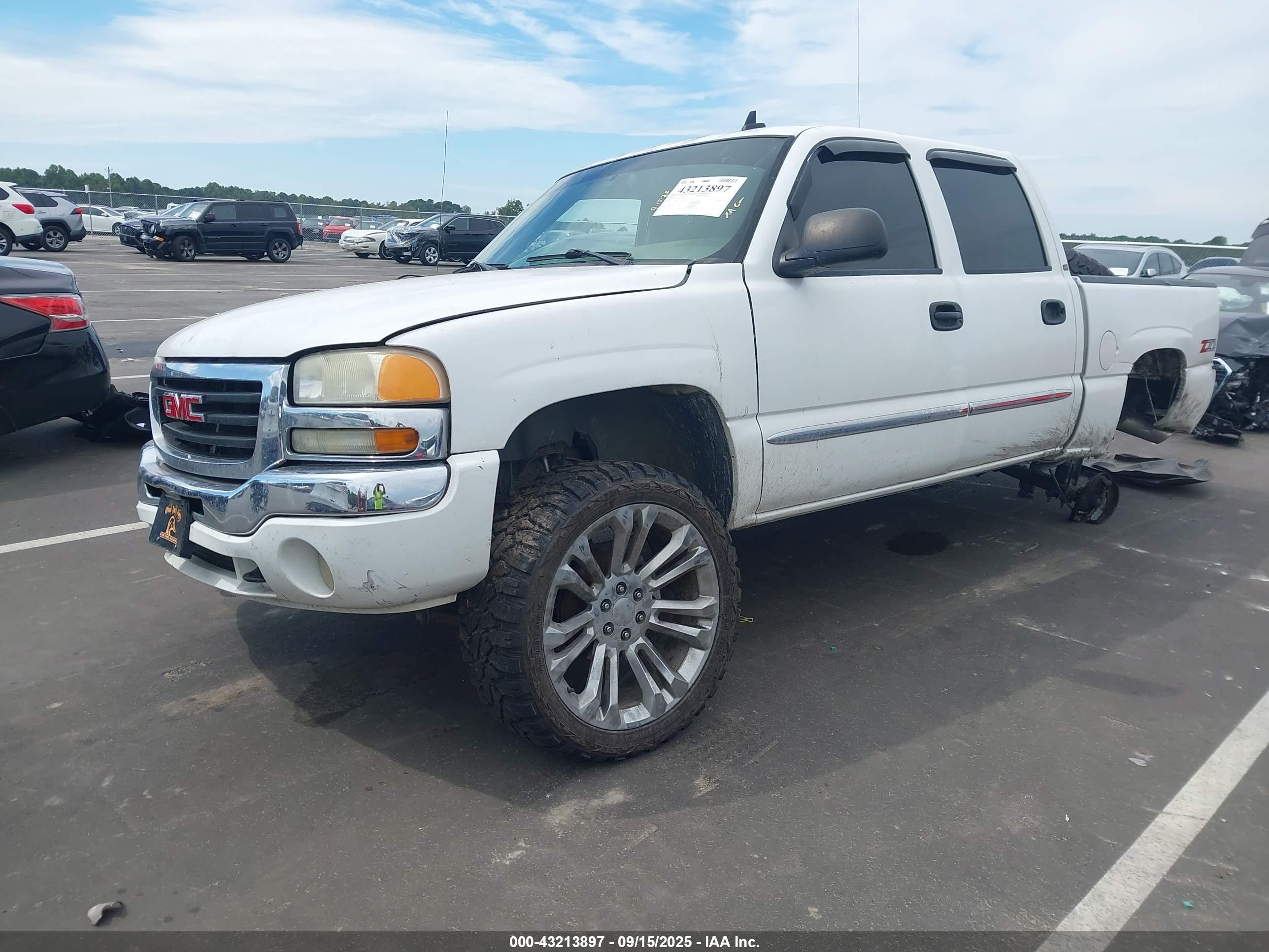 GMC SIERRA image 2