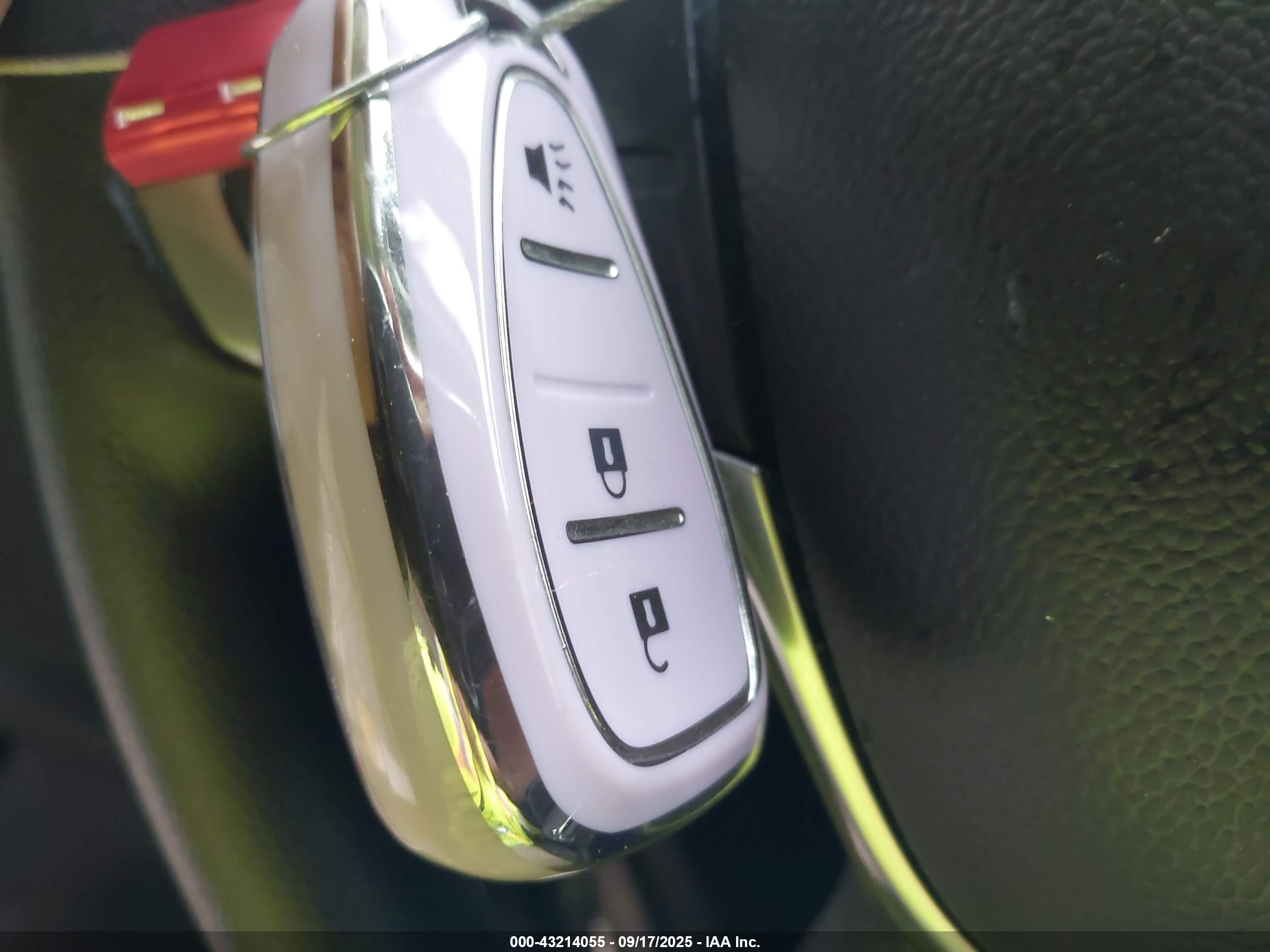 CHEVROLET TRAVERSE image 11