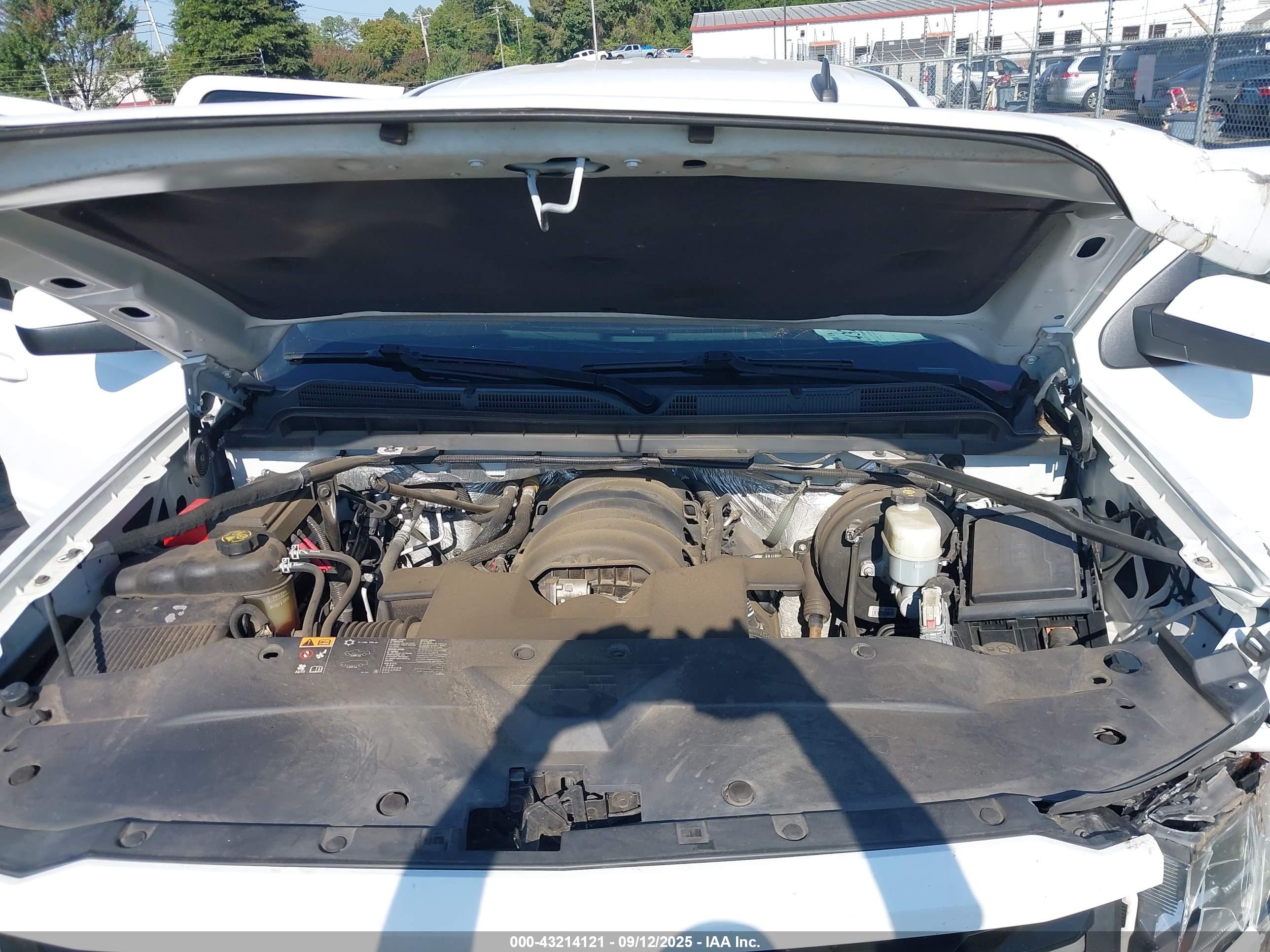 CHEVROLET SILVERADO image 10