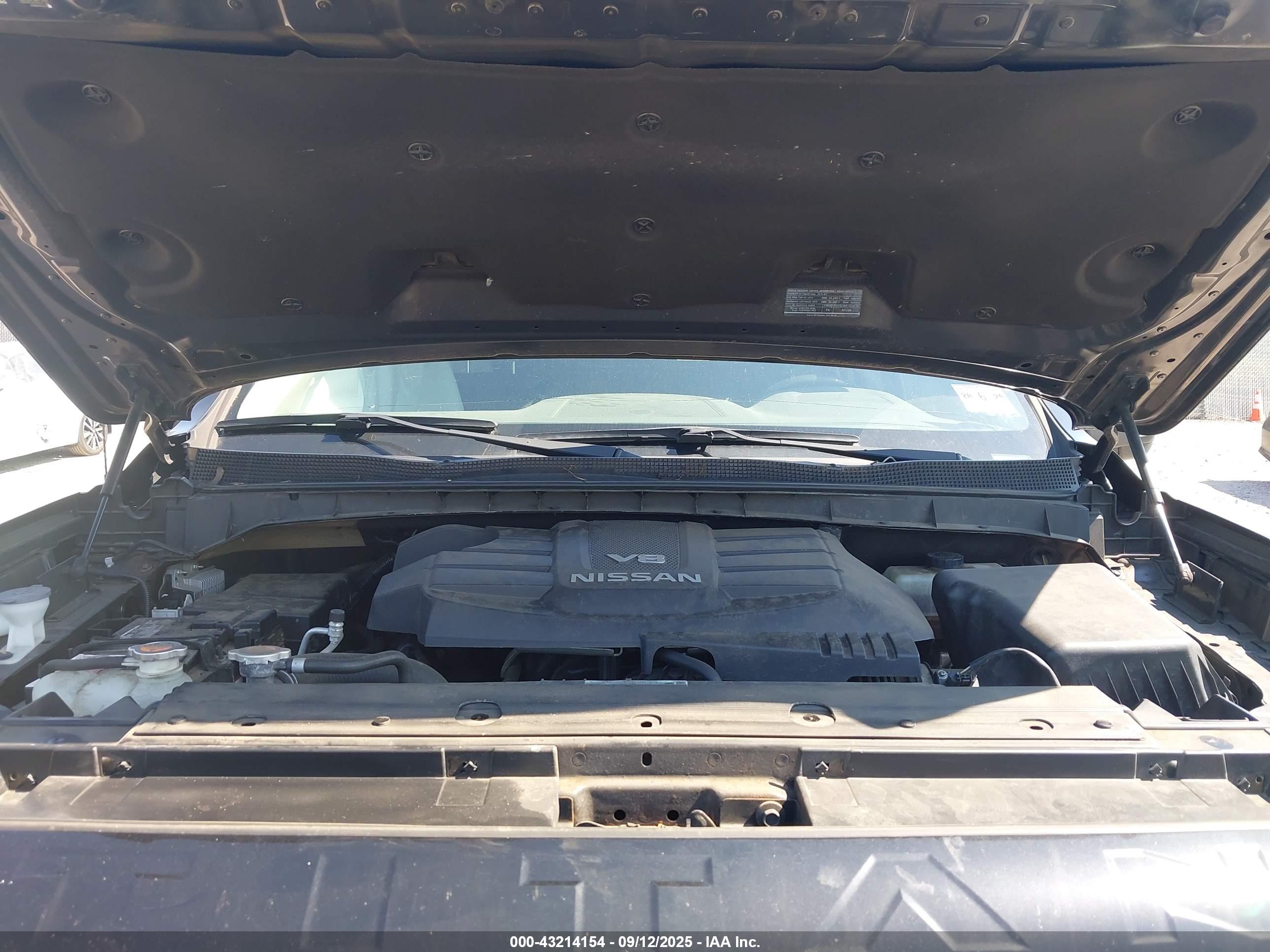 NISSAN TITAN image 10