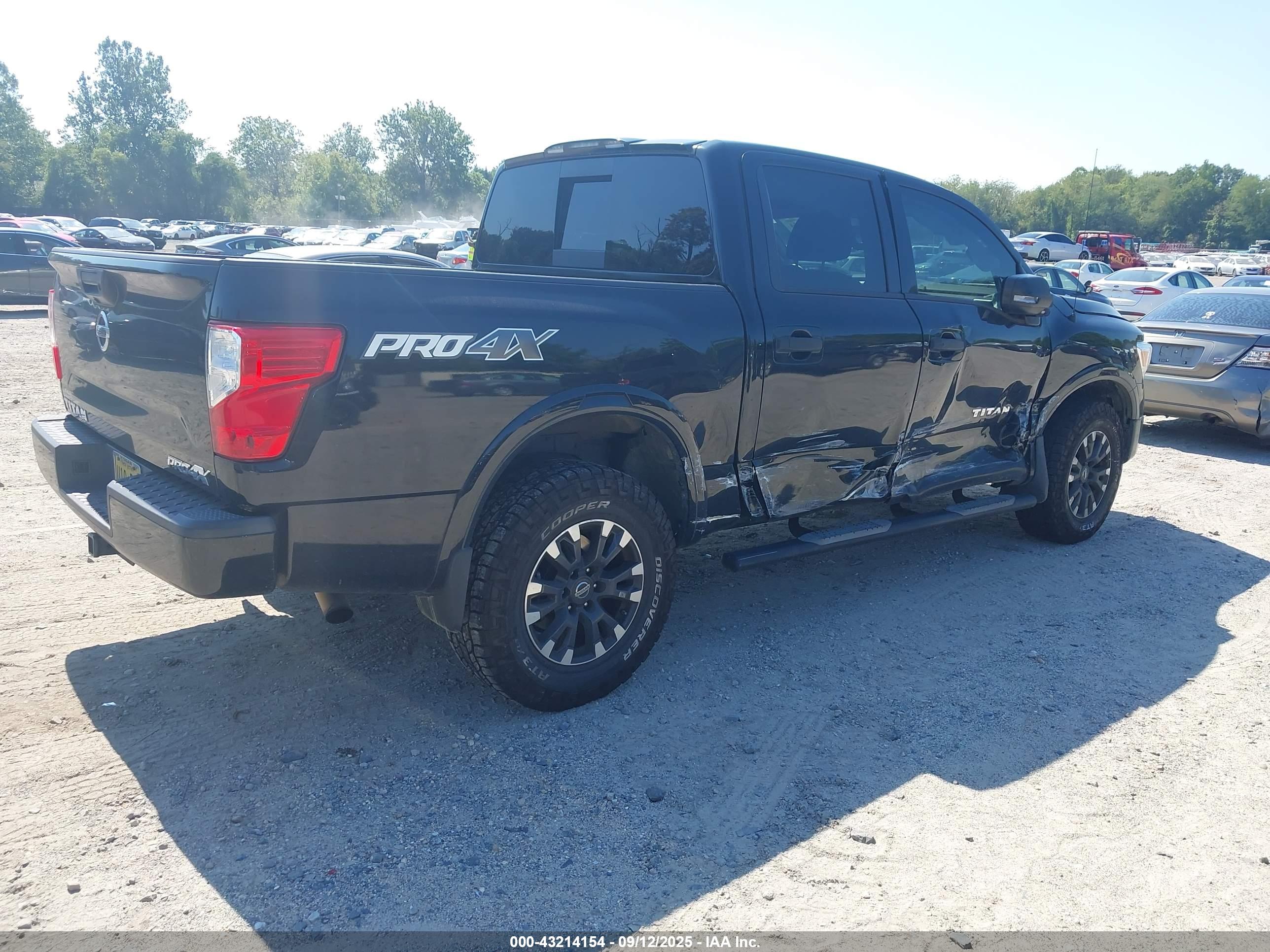 NISSAN TITAN image 4