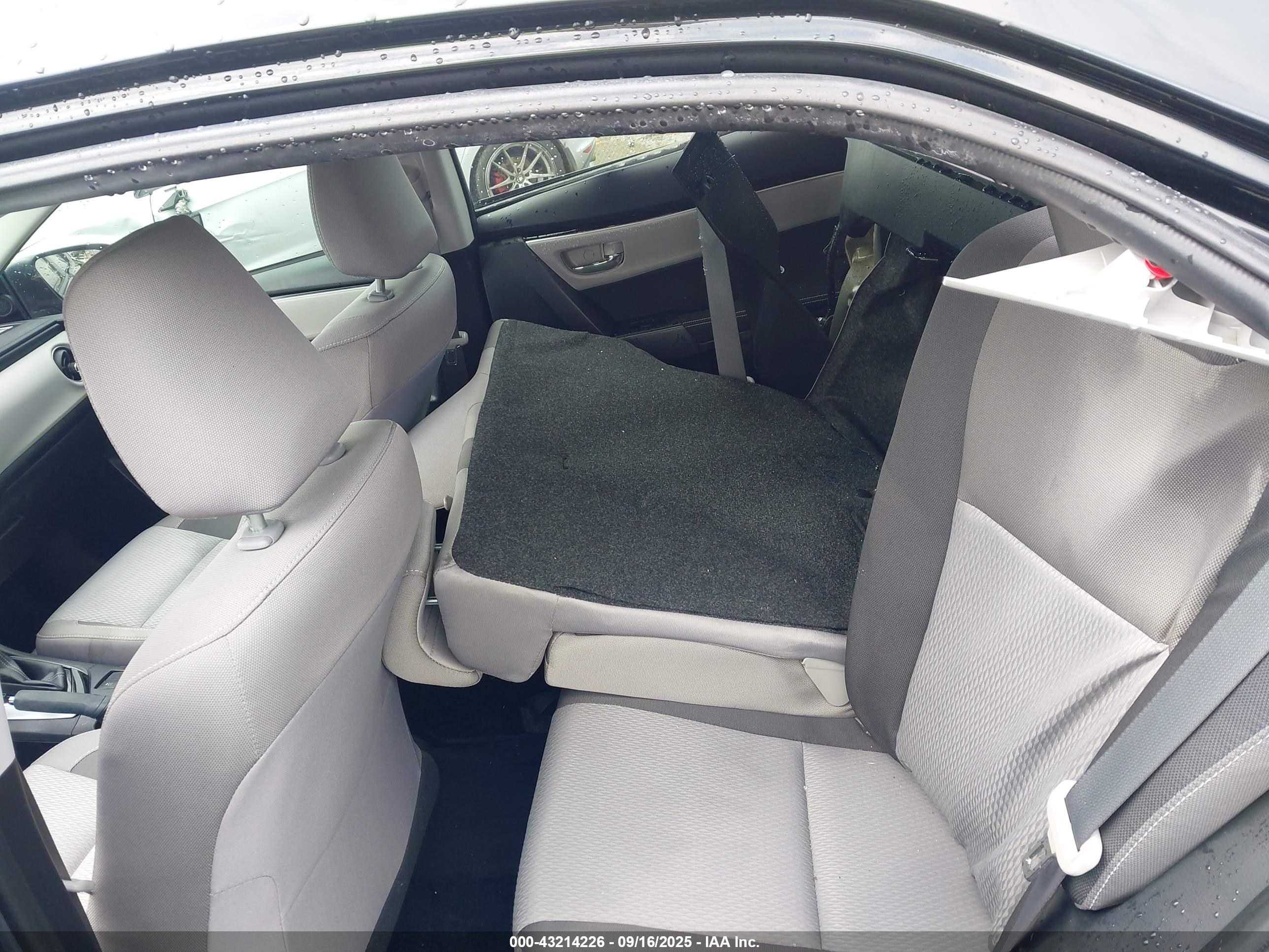 TOYOTA COROLLA image 8