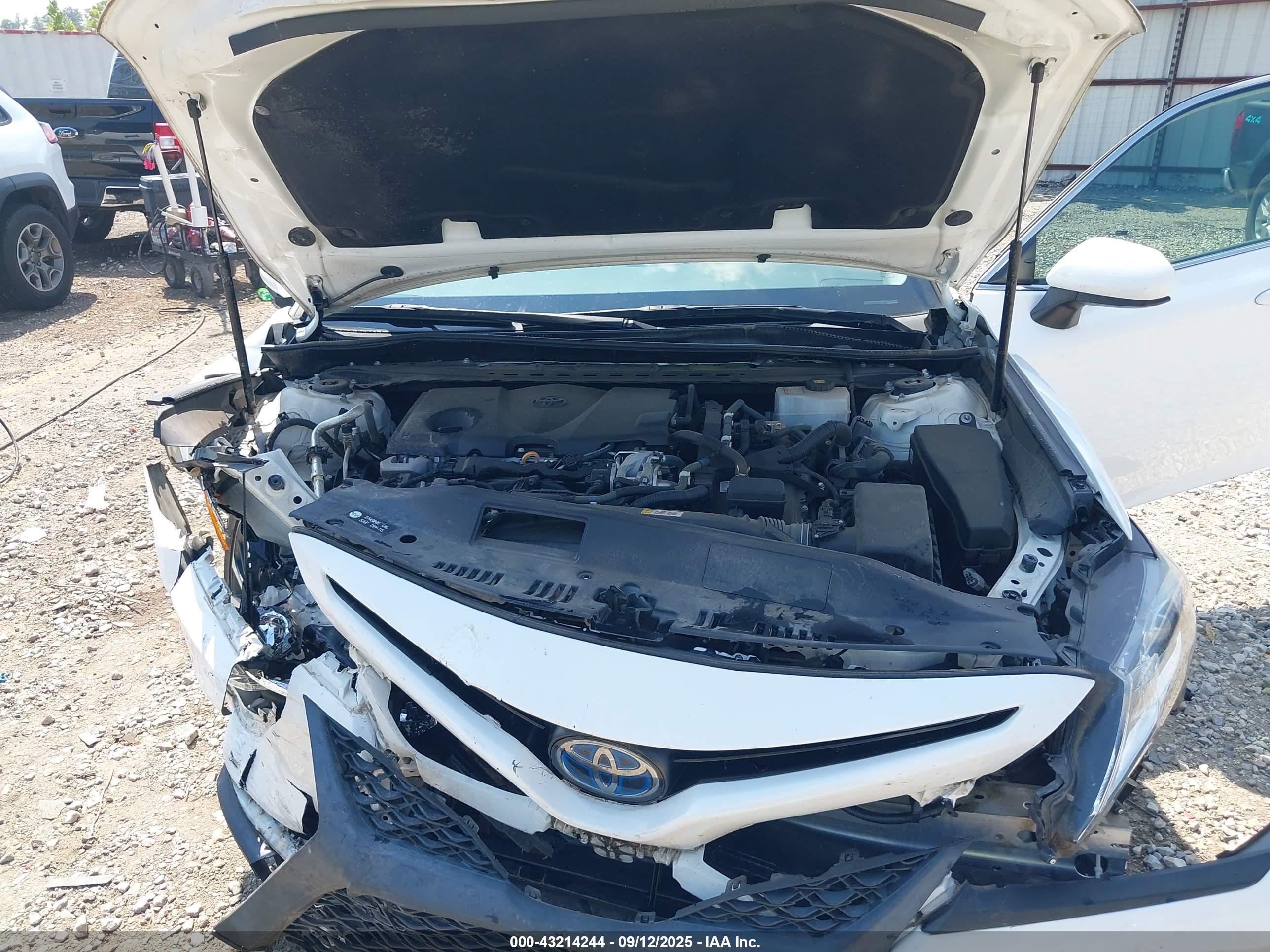 TOYOTA CAMRY image 10