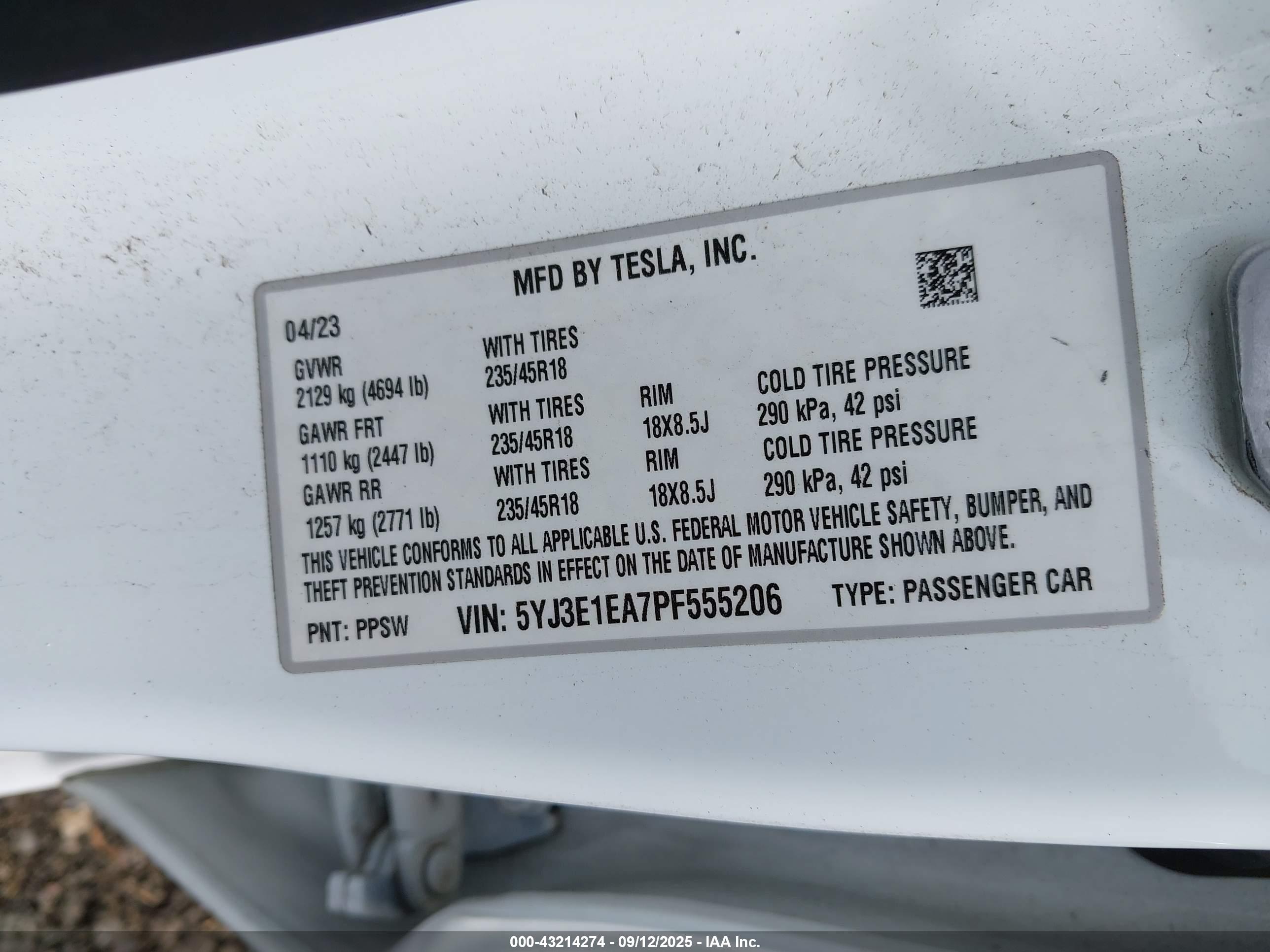 TESLA MODEL image 9