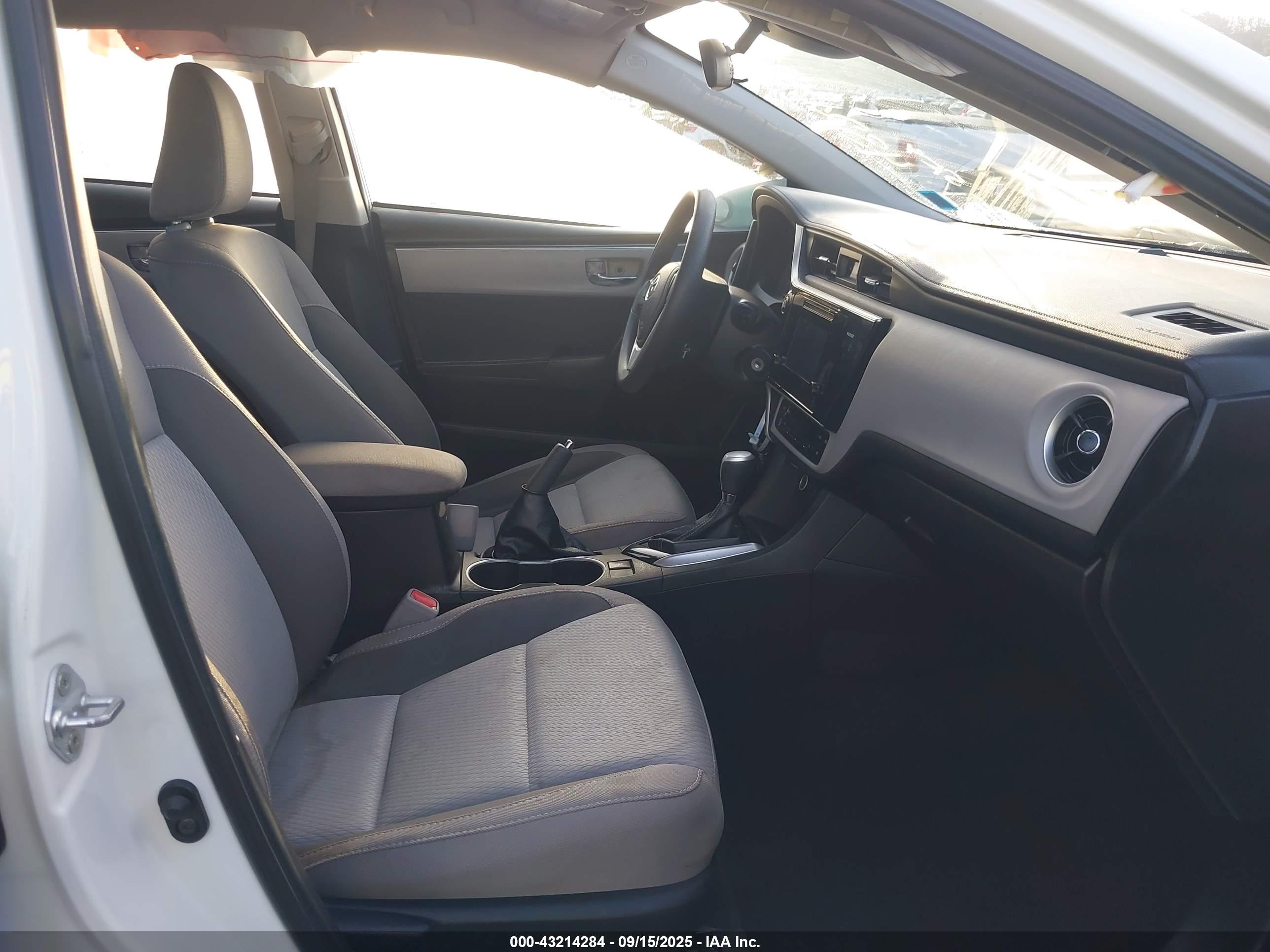 TOYOTA COROLLA image 5