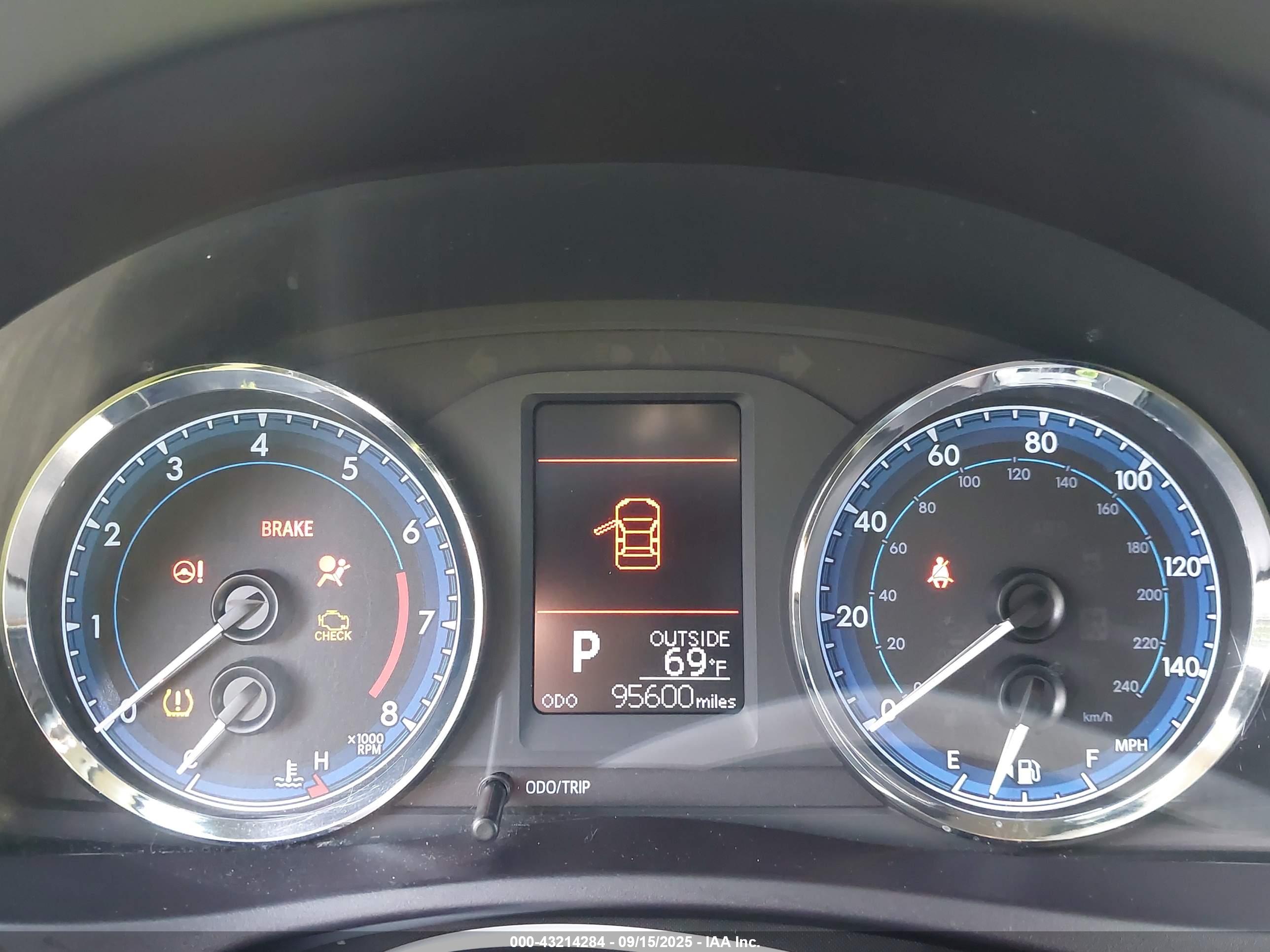 TOYOTA COROLLA image 7