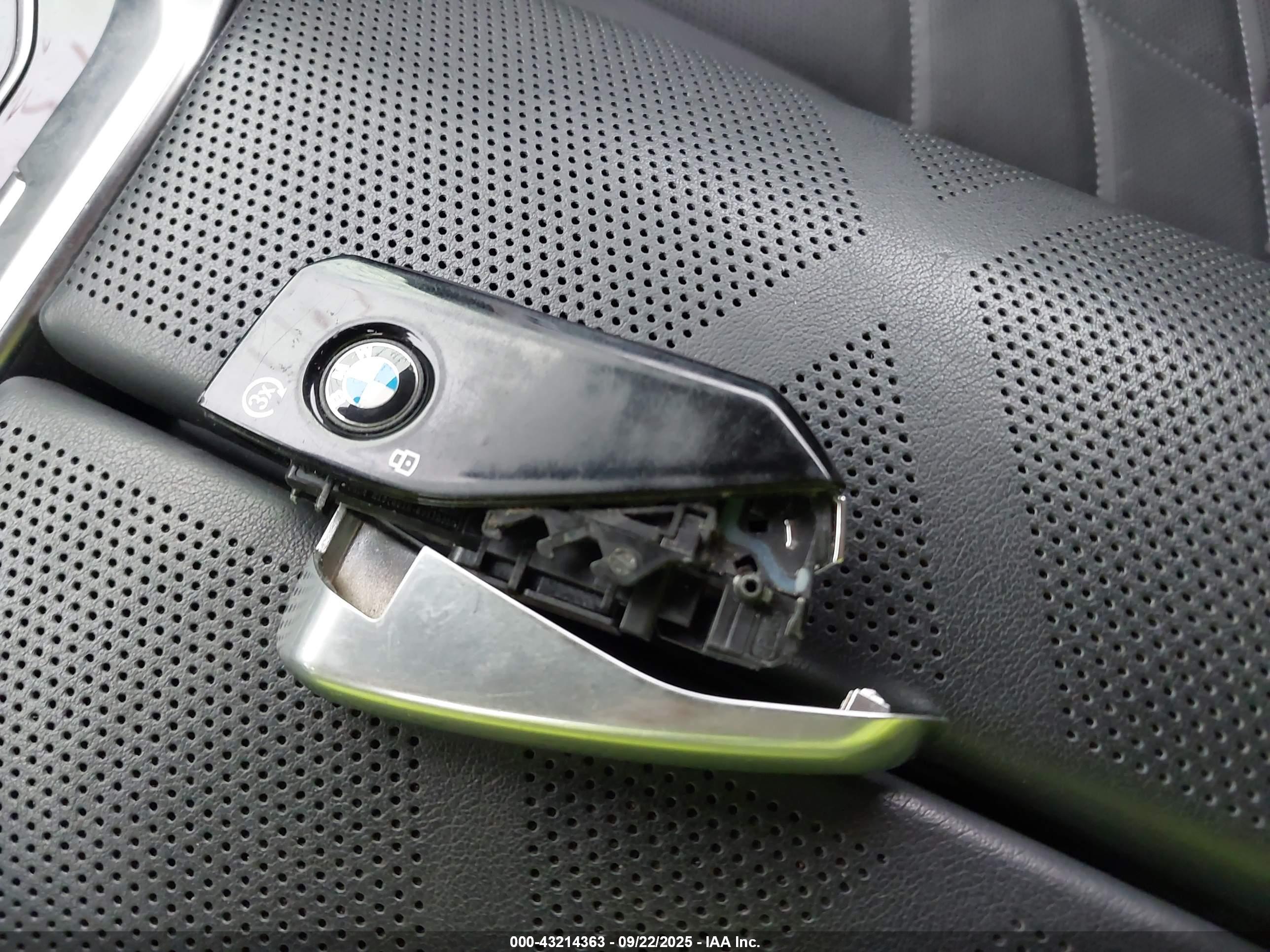 BMW 760 image 11