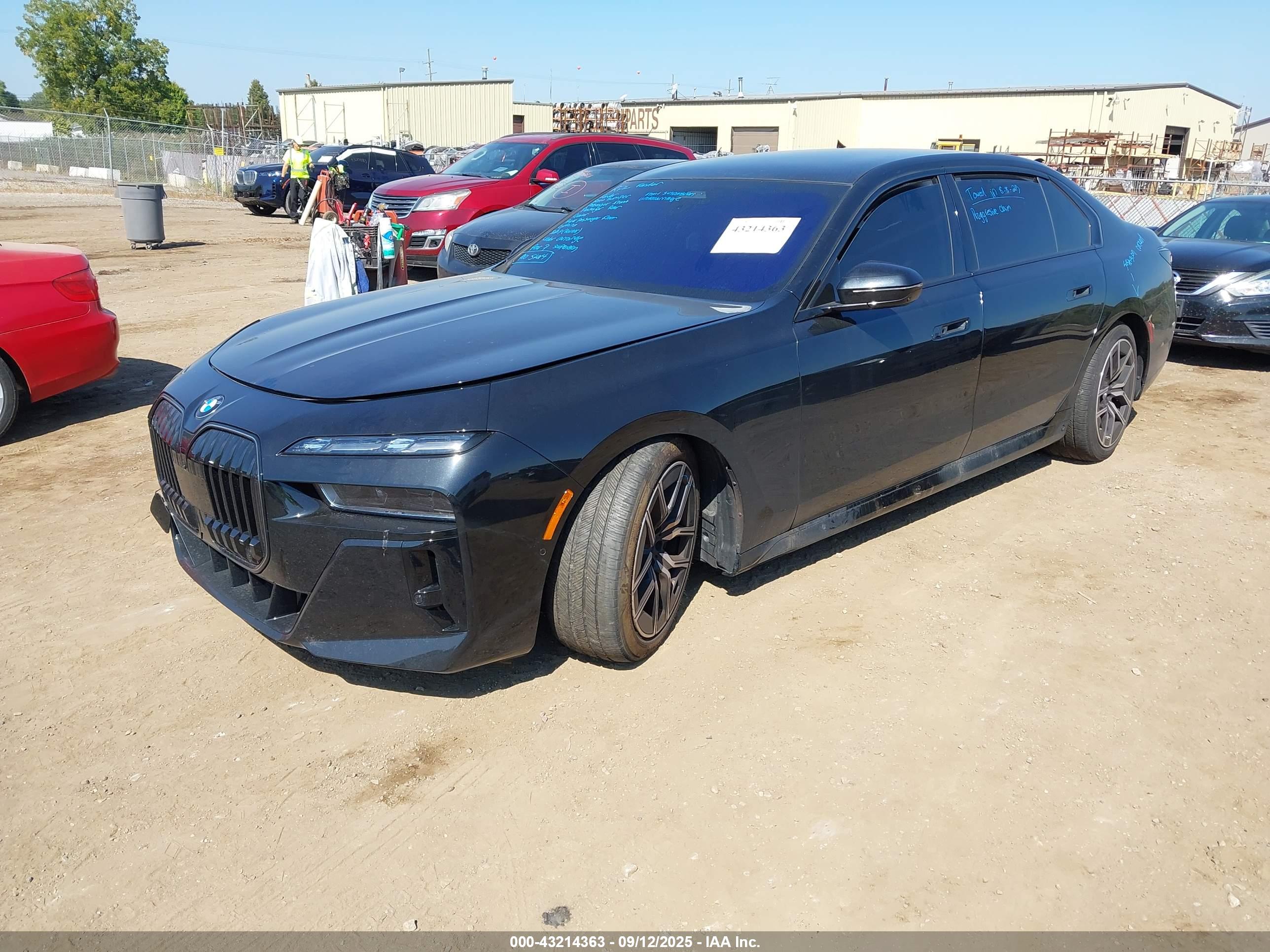 BMW 760 image 2