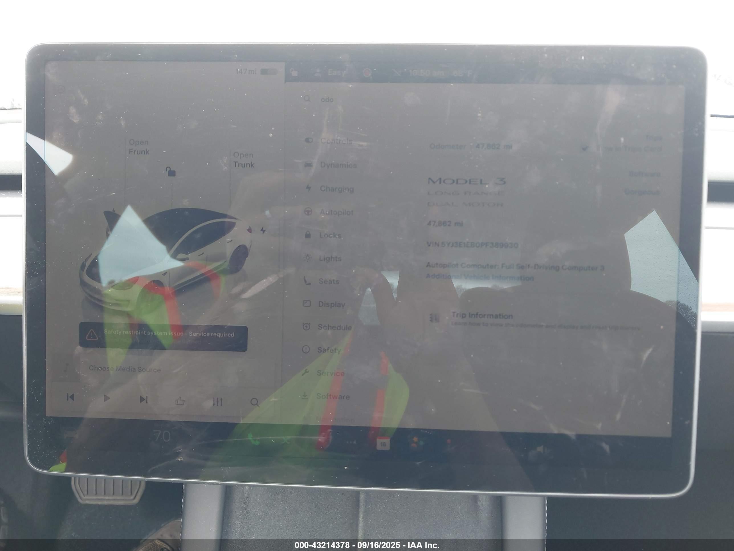 TESLA MODEL image 7