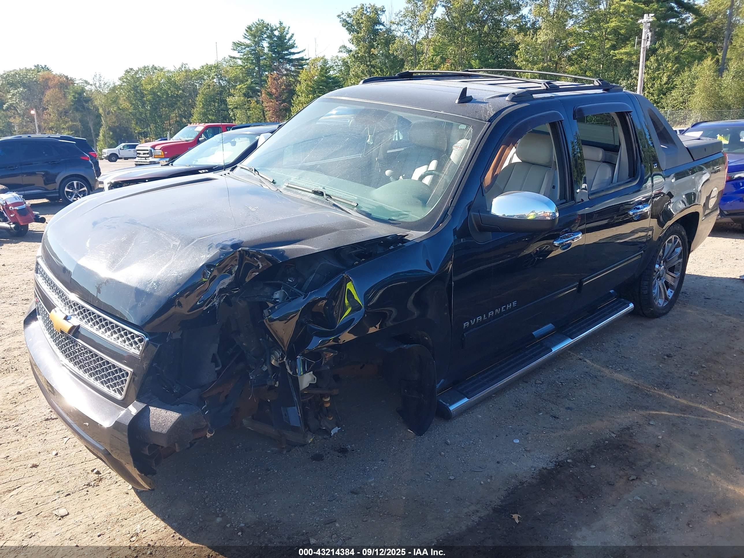 CHEVROLET AVALANCHE image 2