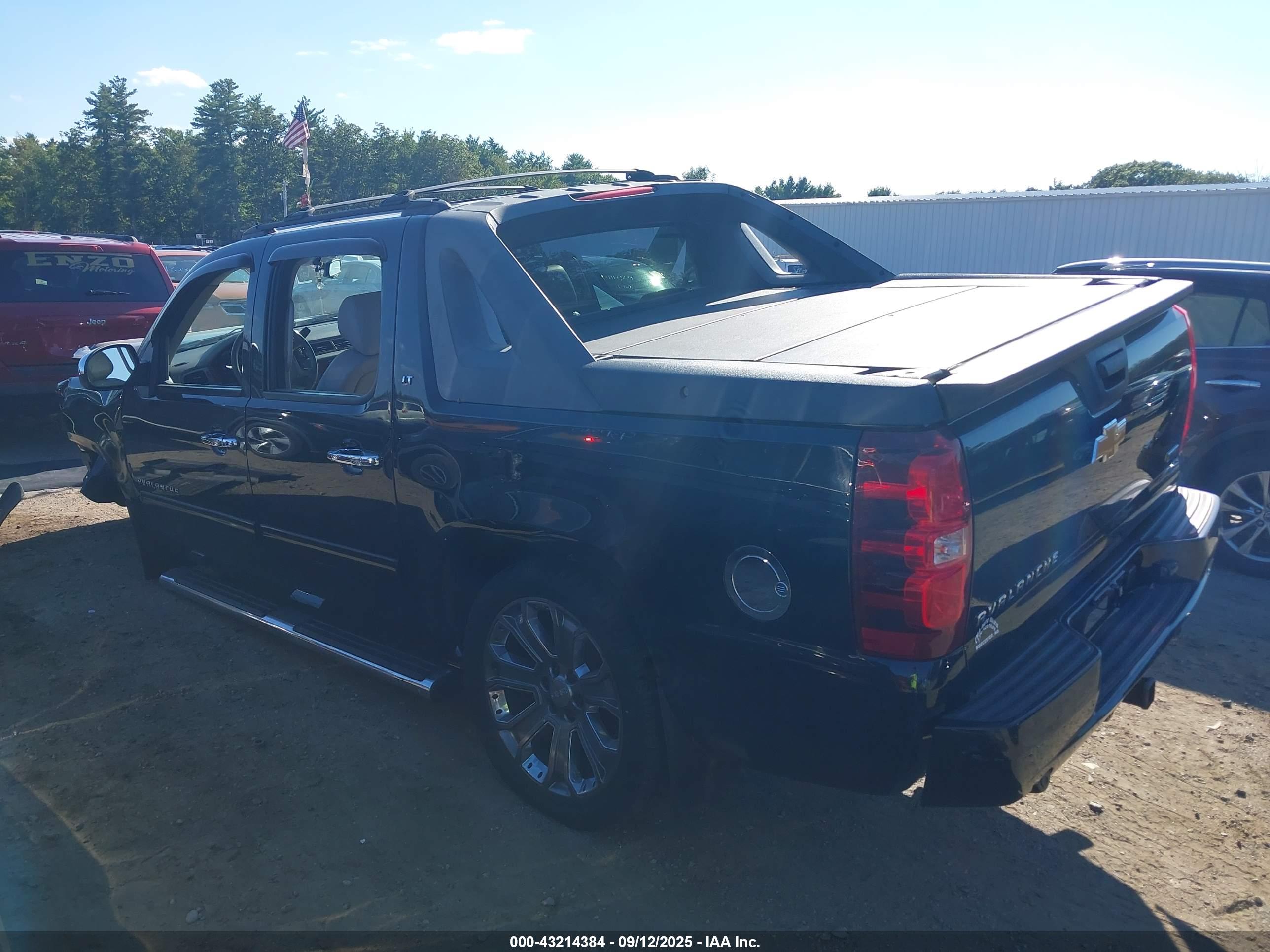CHEVROLET AVALANCHE image 3