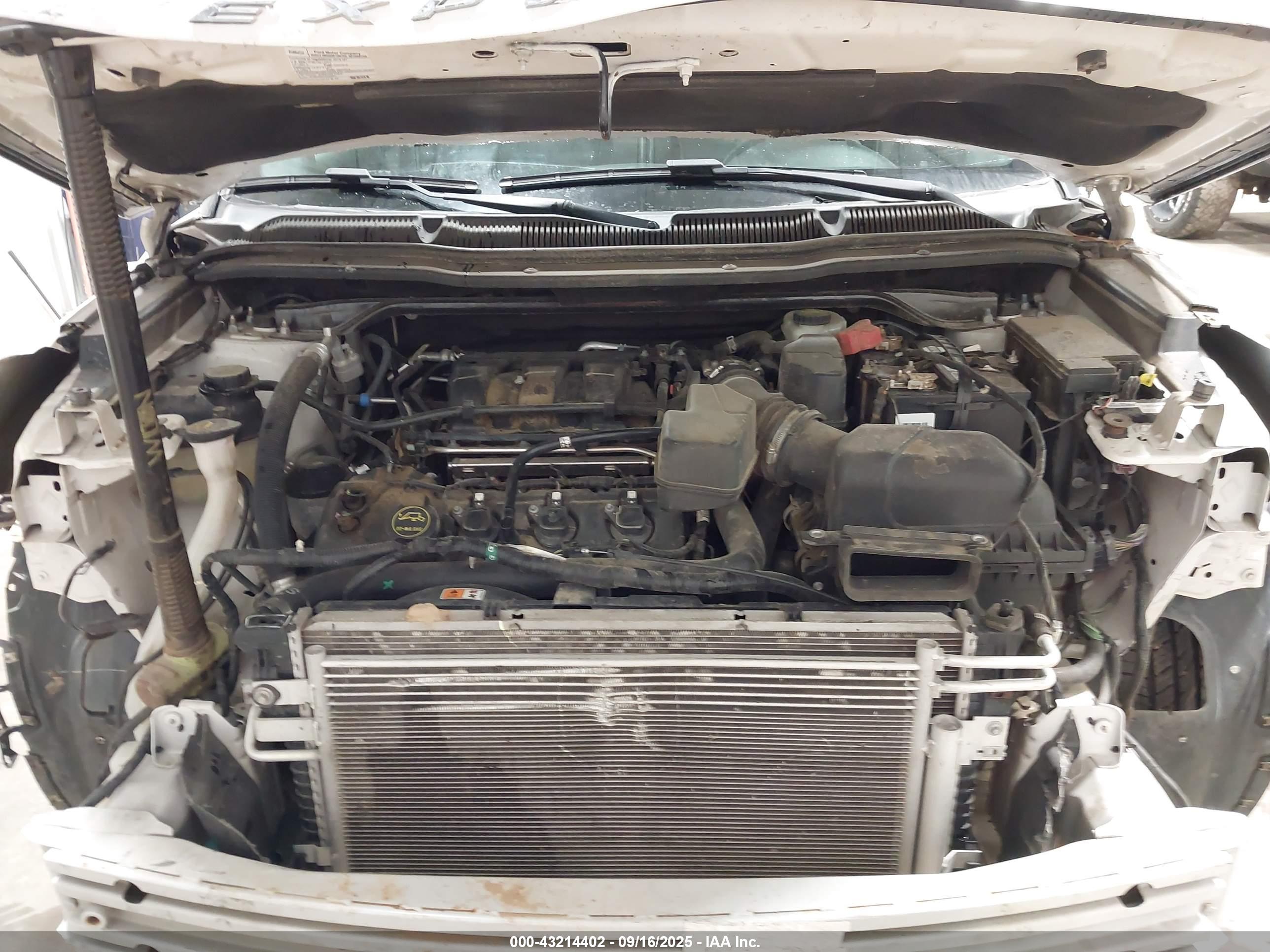 FORD EXPLORER image 10