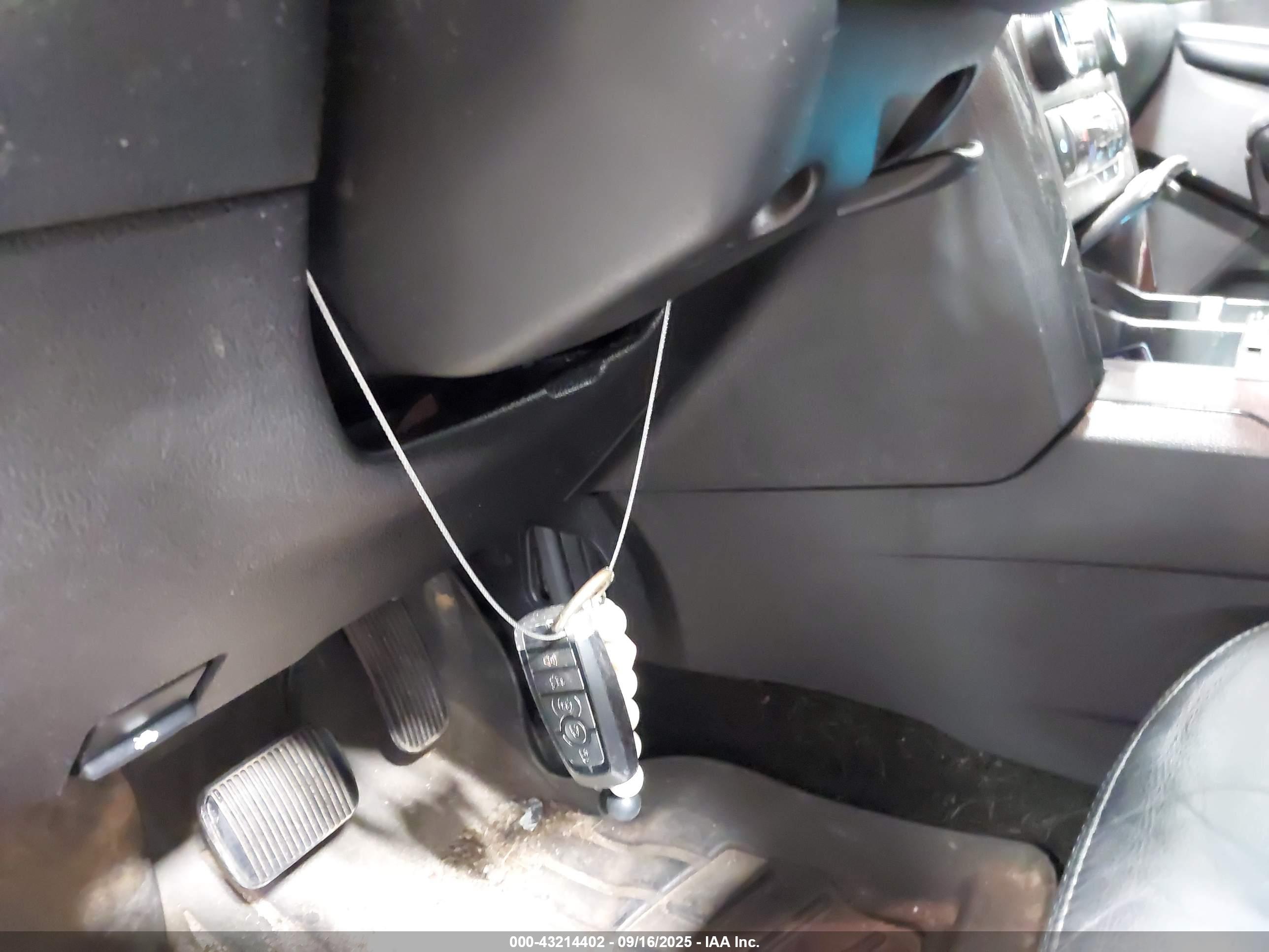 FORD EXPLORER image 11