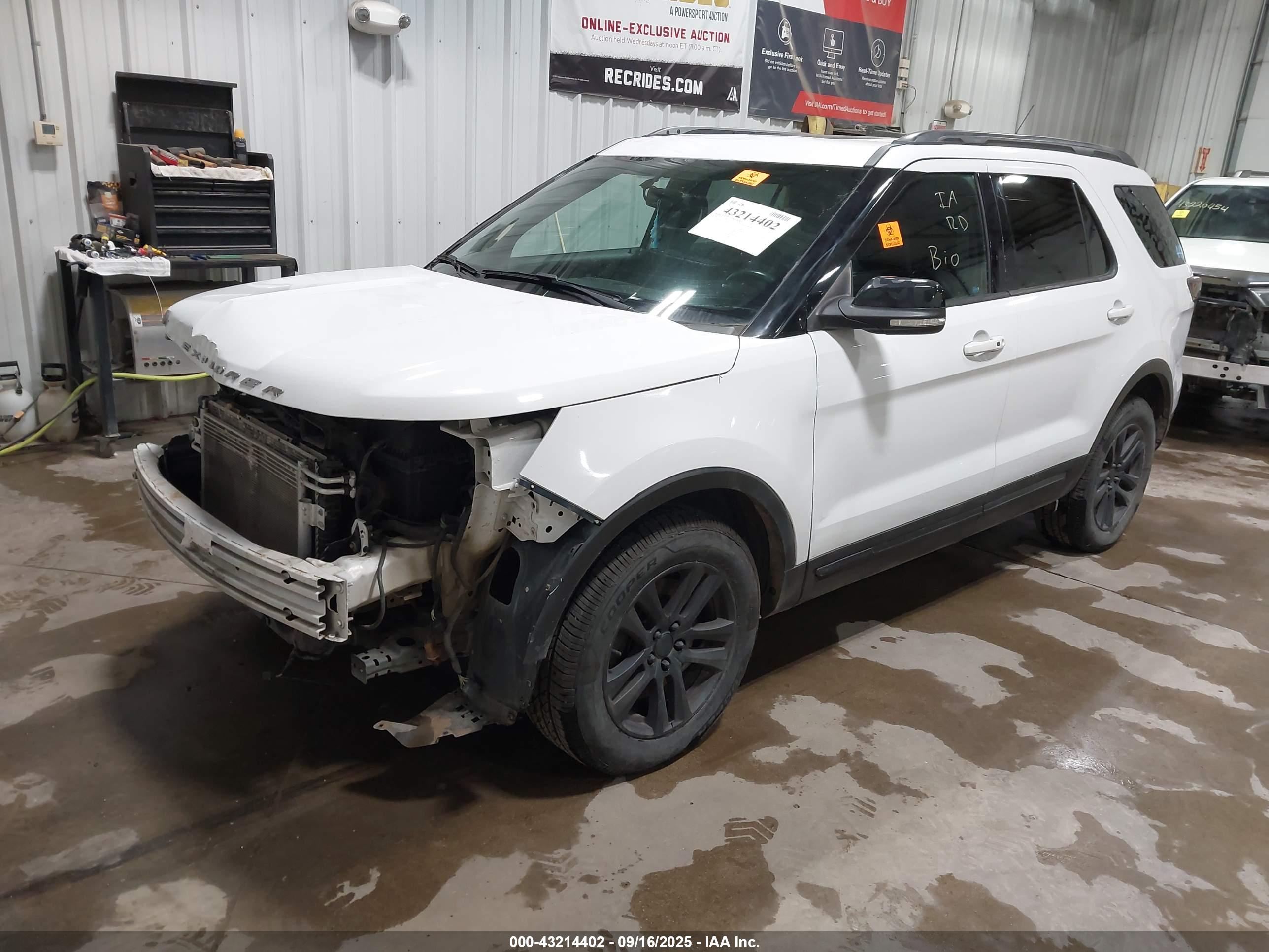 FORD EXPLORER image 2