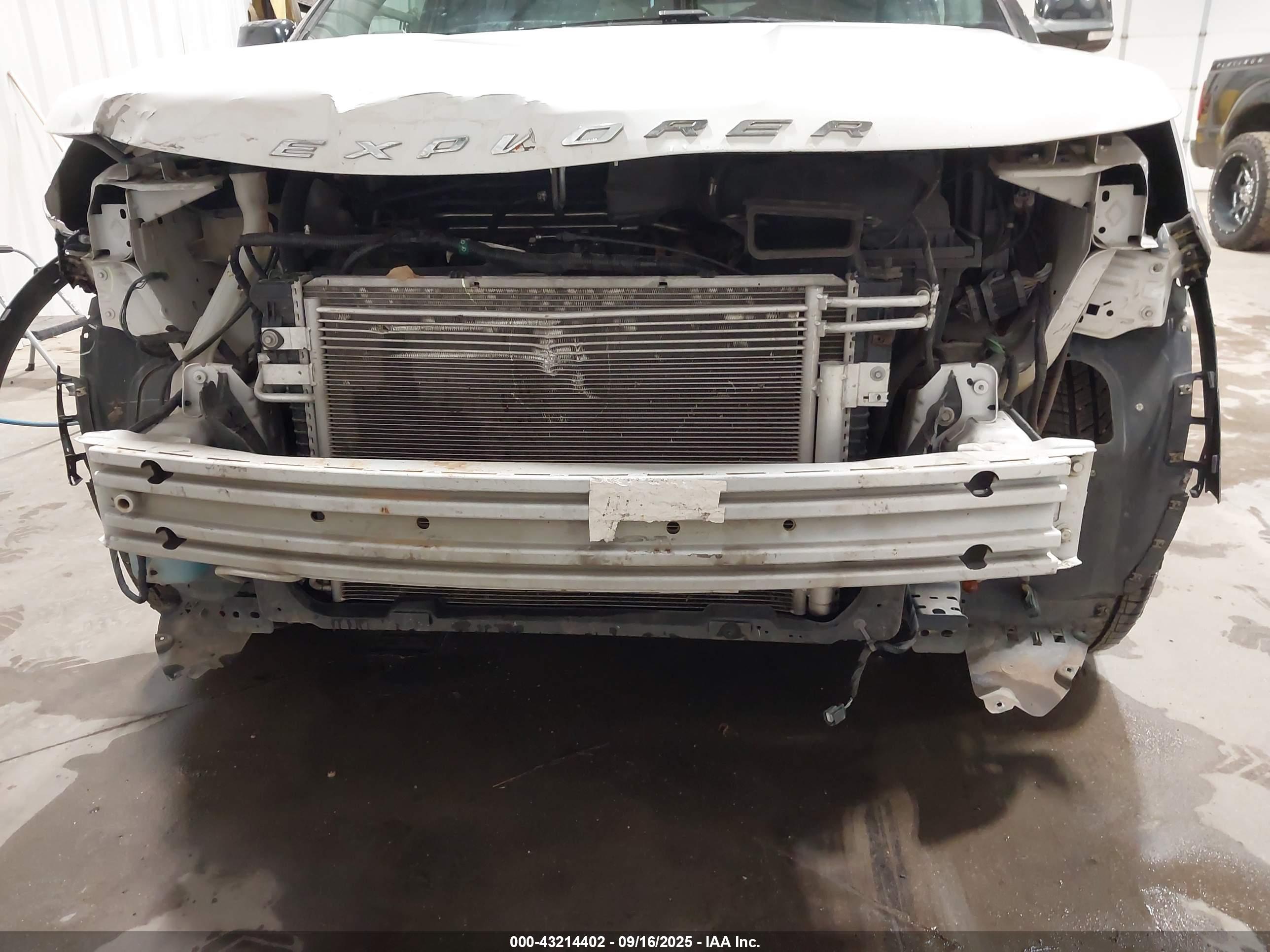 FORD EXPLORER image 6