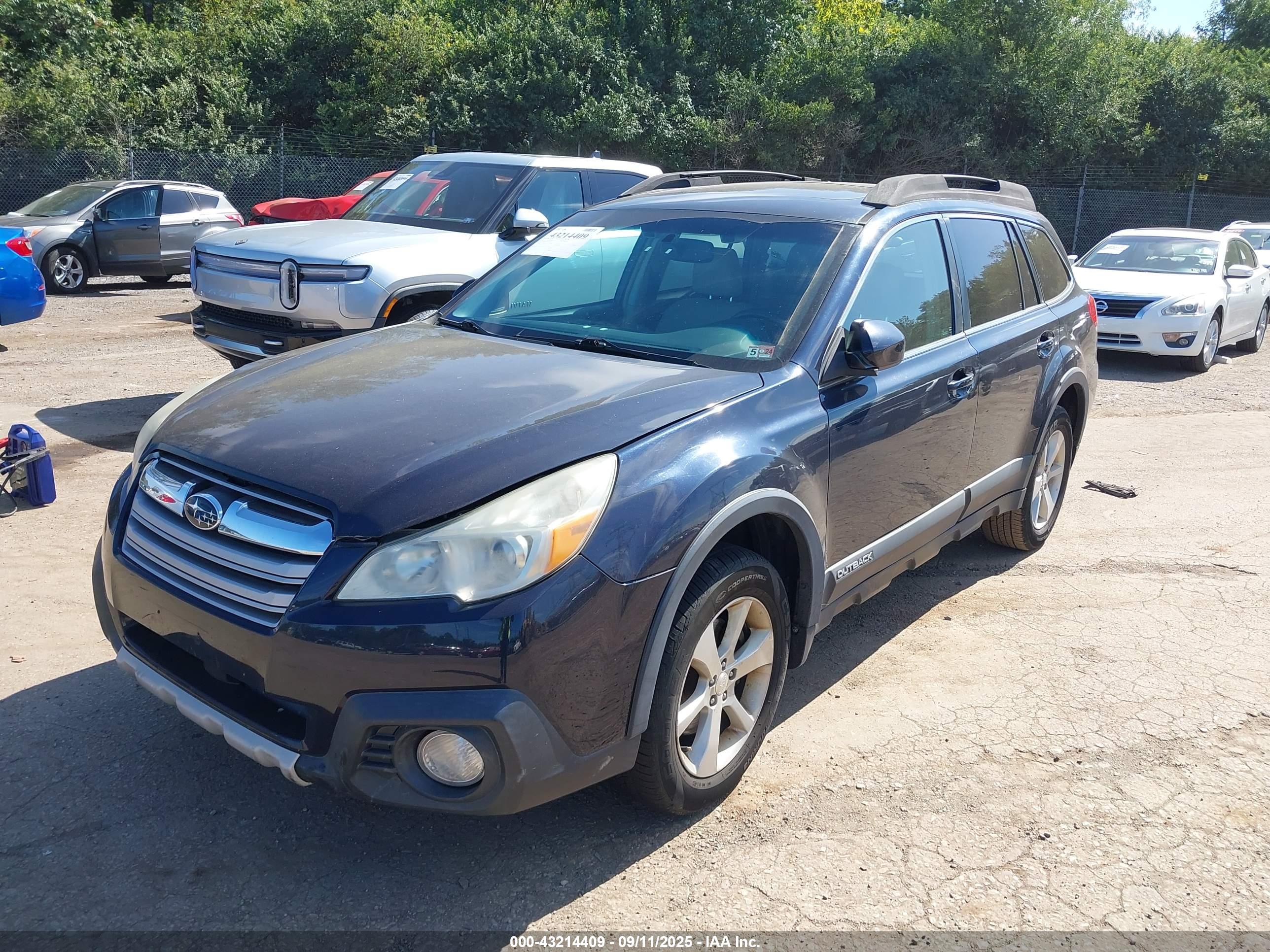 SUBARU OUTBACK image 2