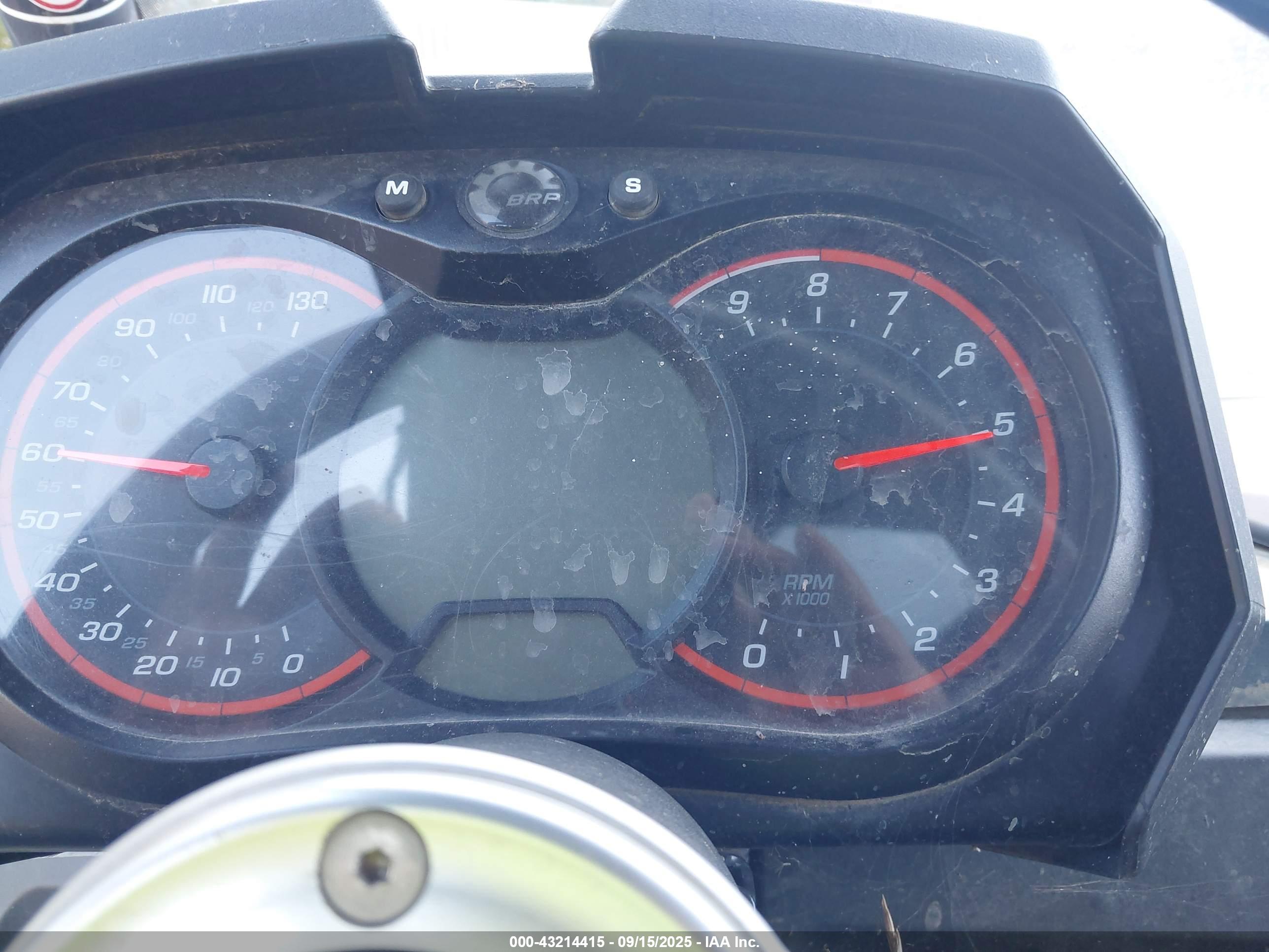 CAN-AM COMMANDER image 7