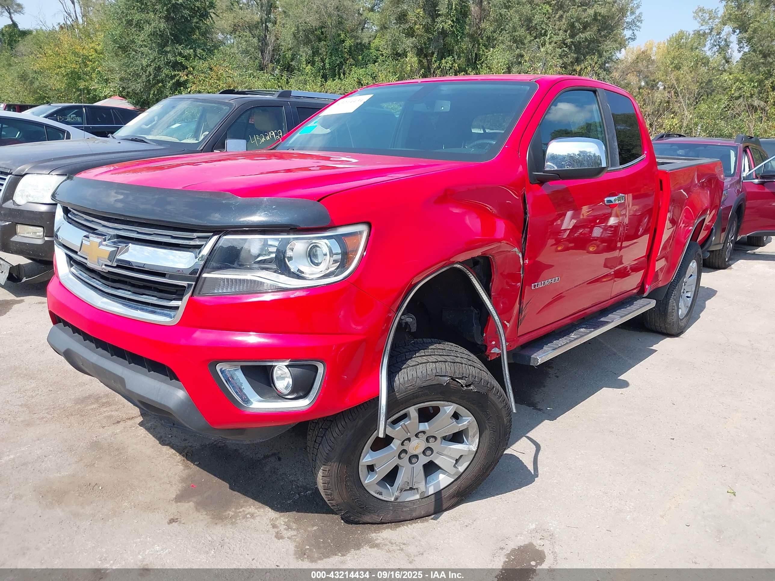 CHEVROLET COLORADO image 2