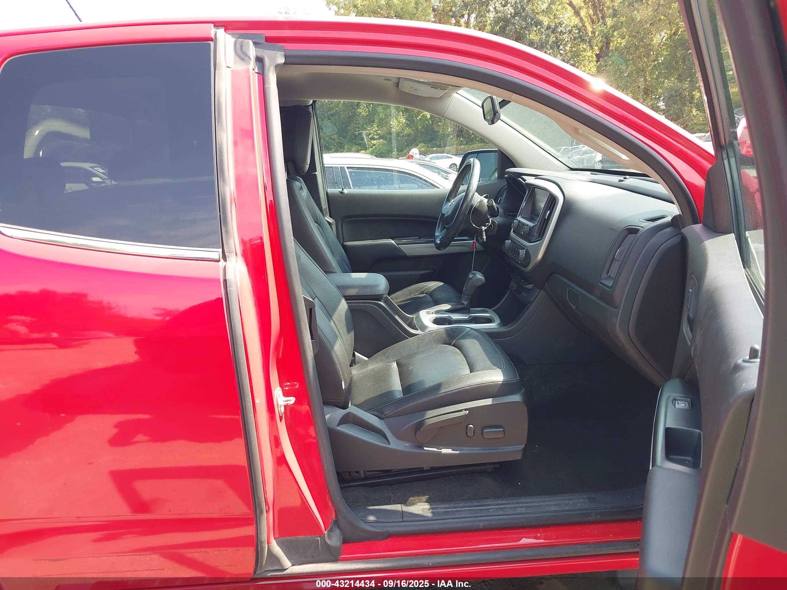 CHEVROLET COLORADO image 5