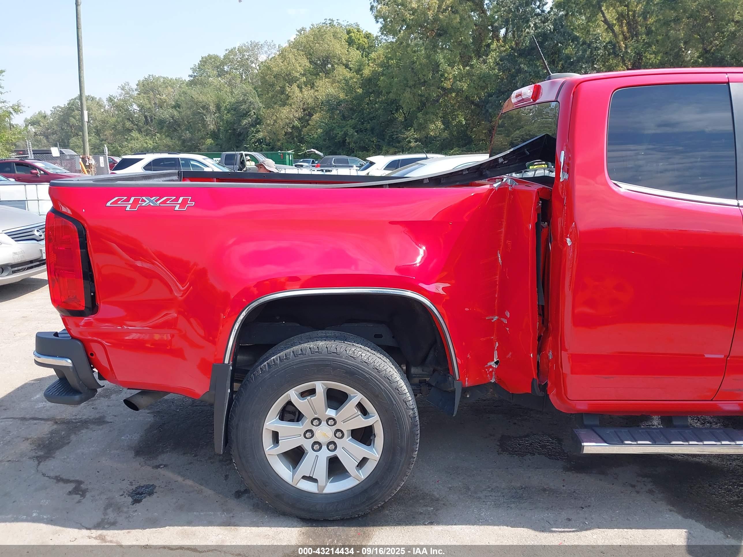 CHEVROLET COLORADO image 6
