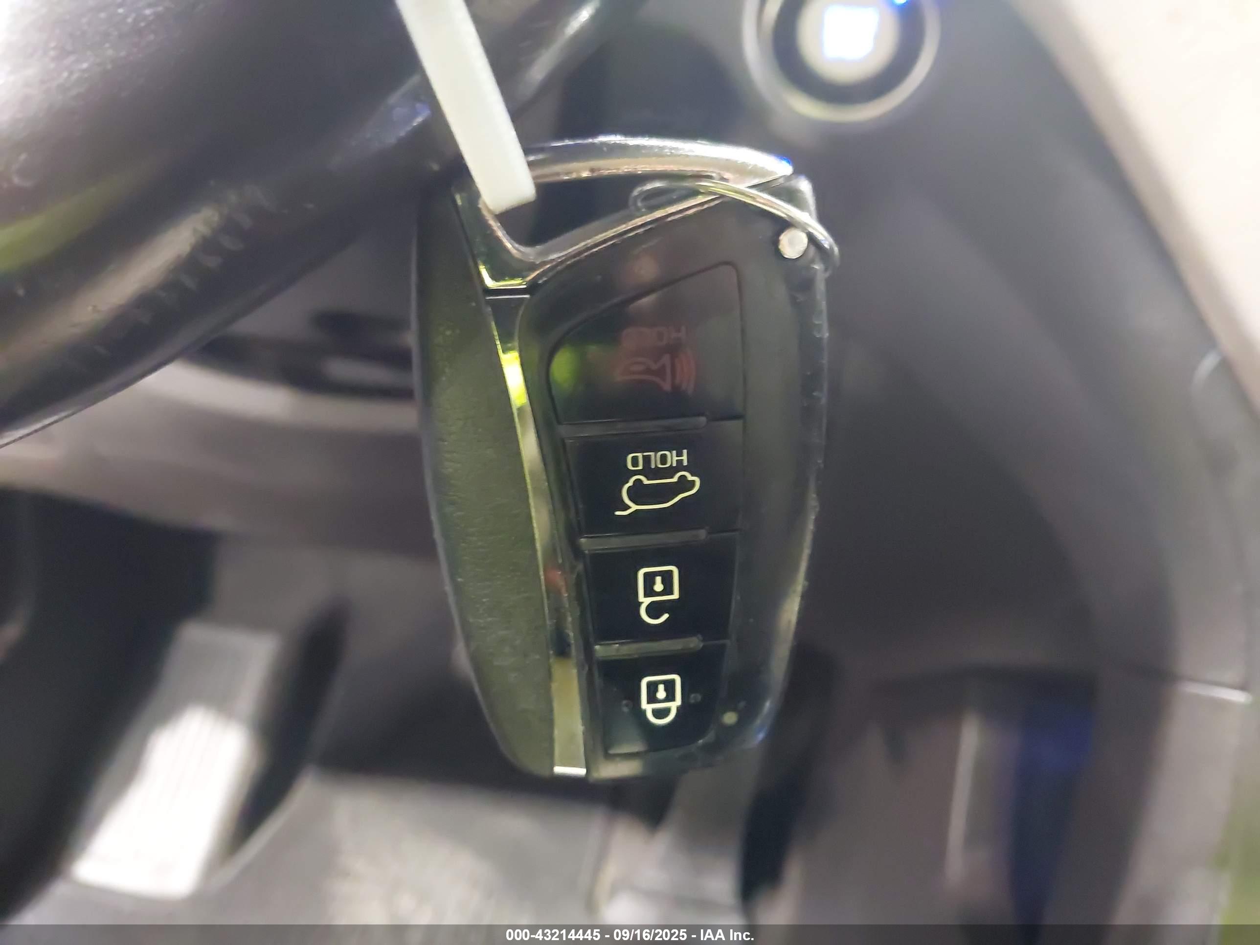 HYUNDAI SANTA image 11