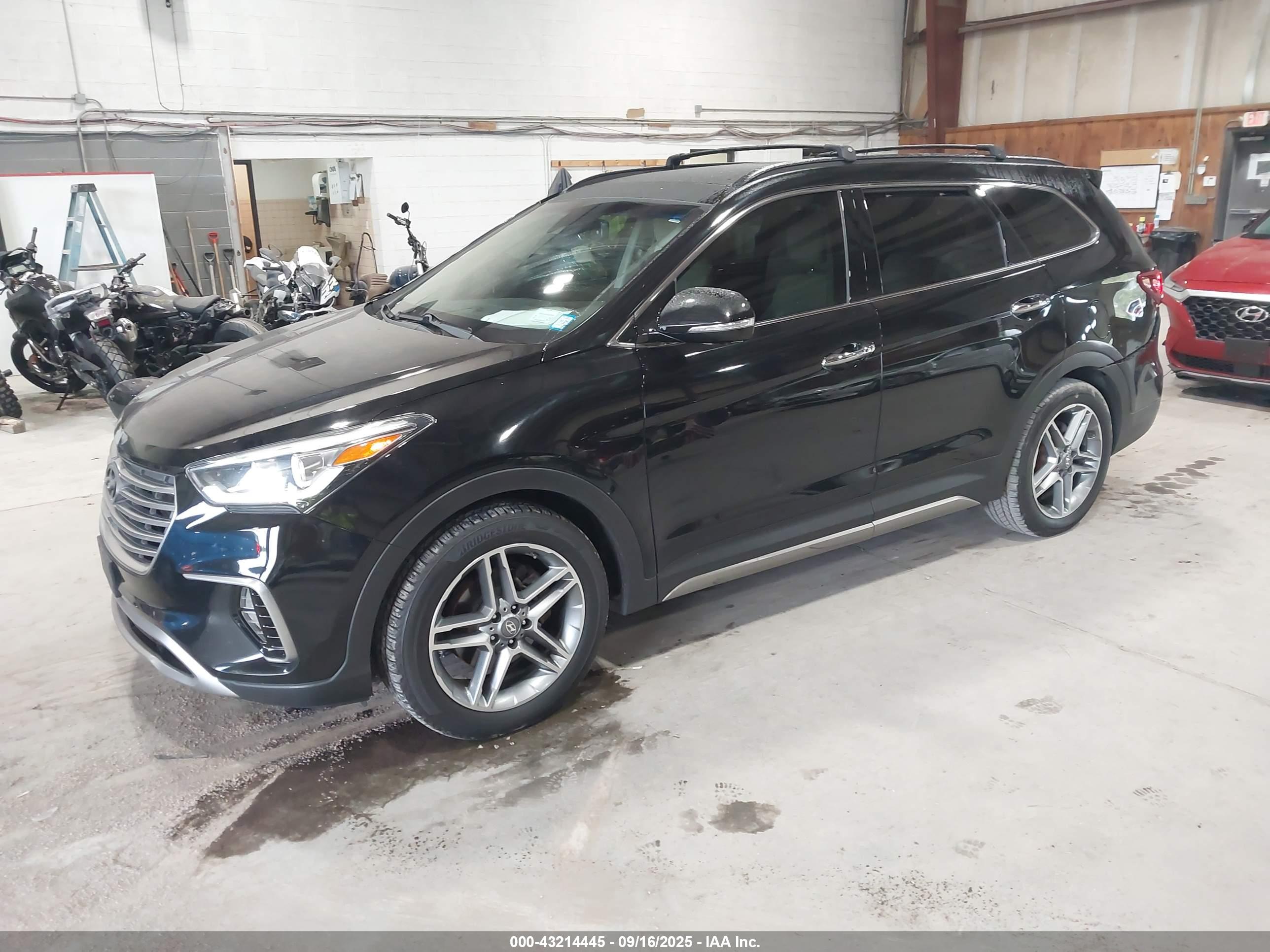 HYUNDAI SANTA image 2