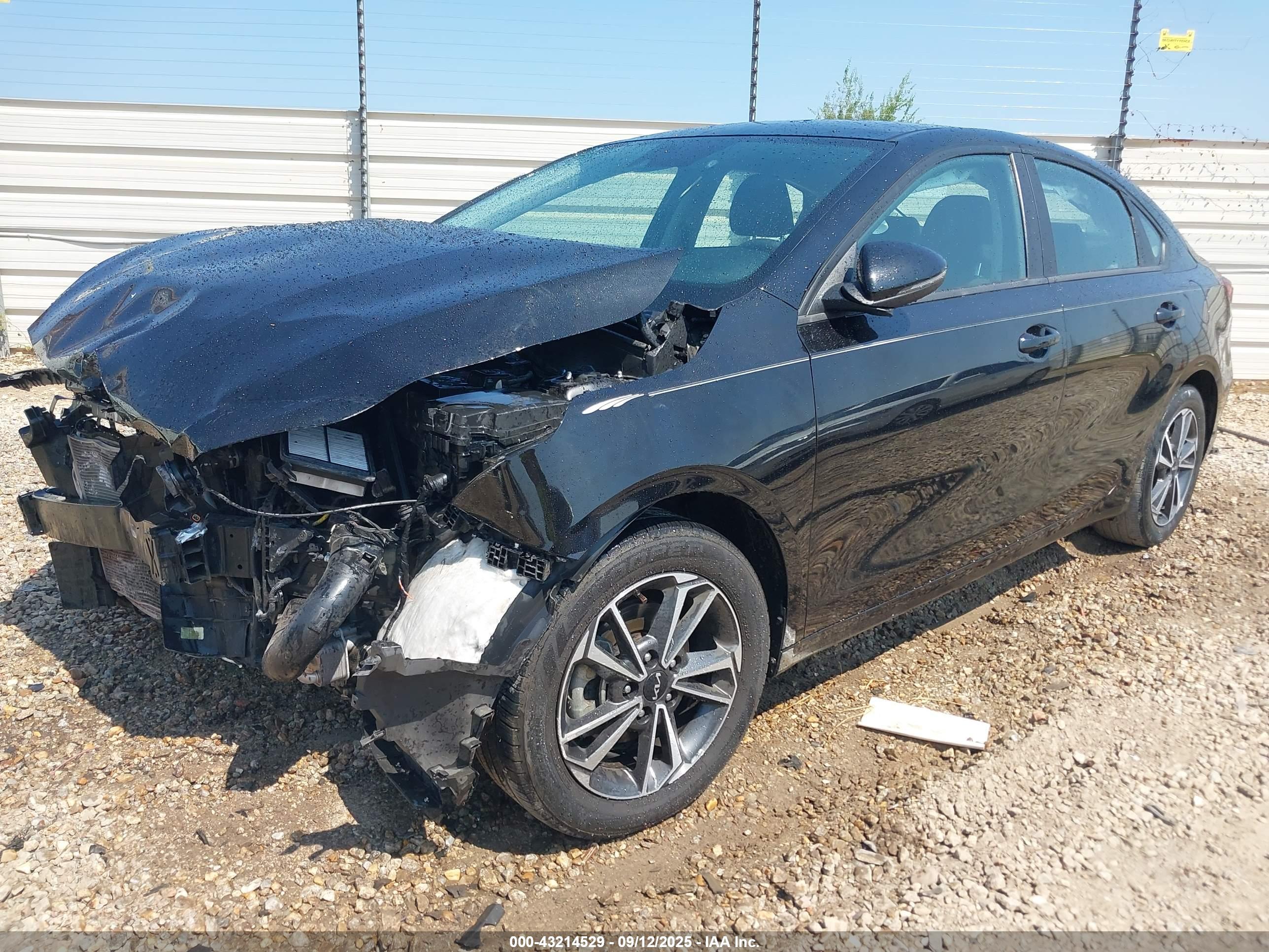 KIA FORTE image 2