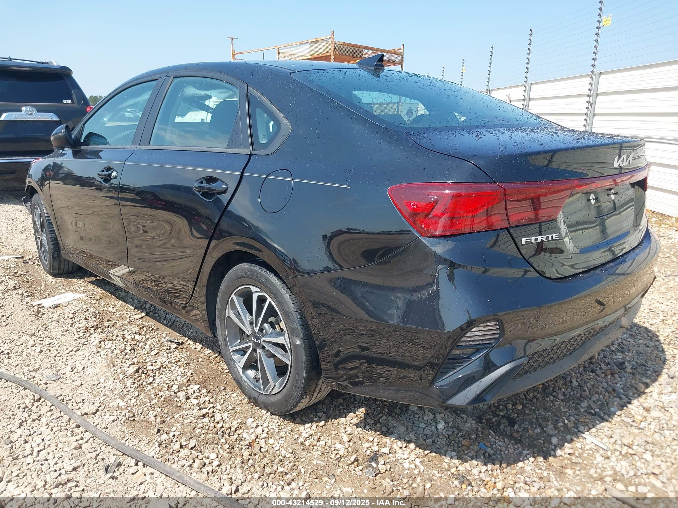 KIA FORTE image 3