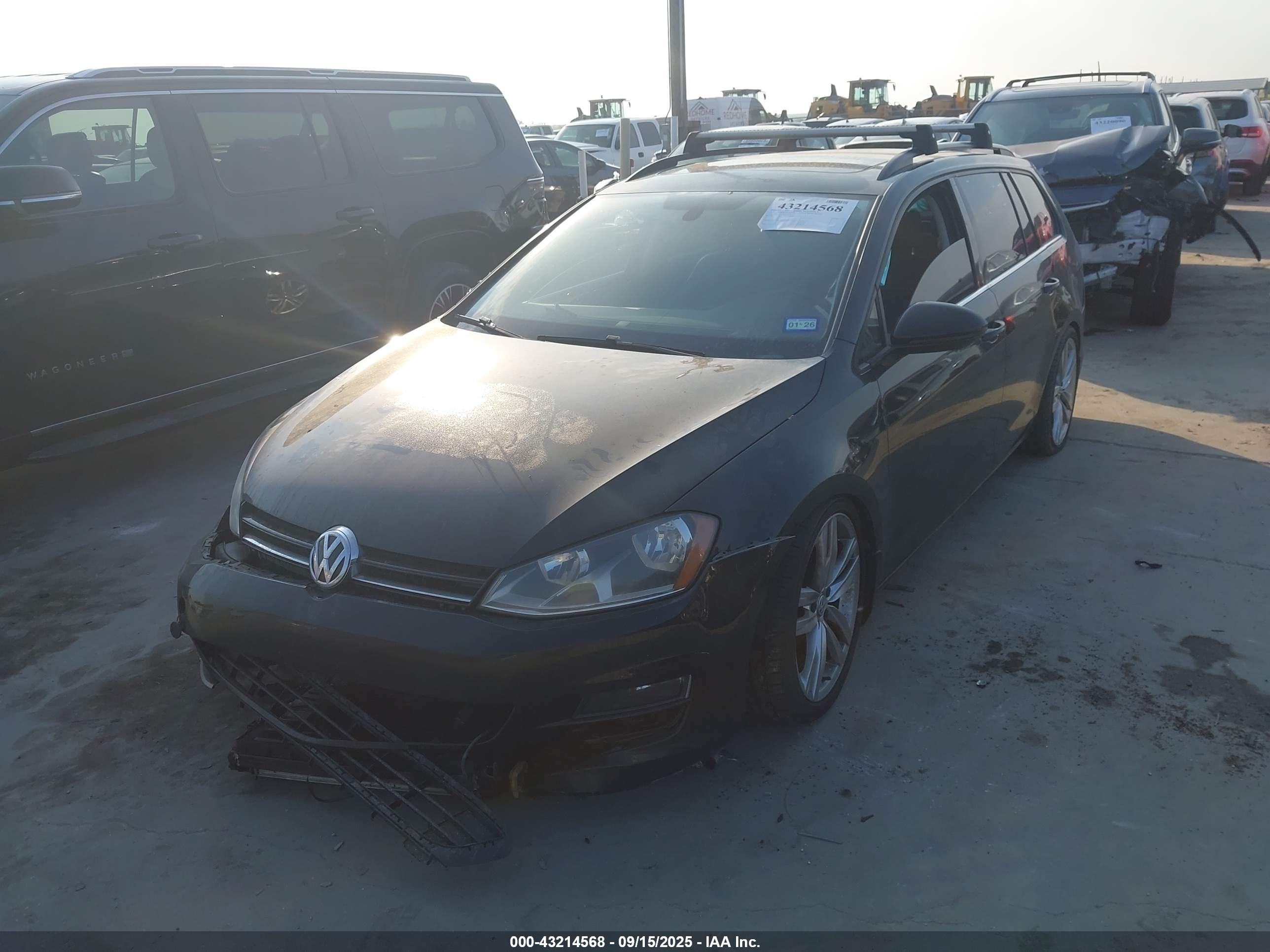 VOLKSWAGEN GOLF image 2