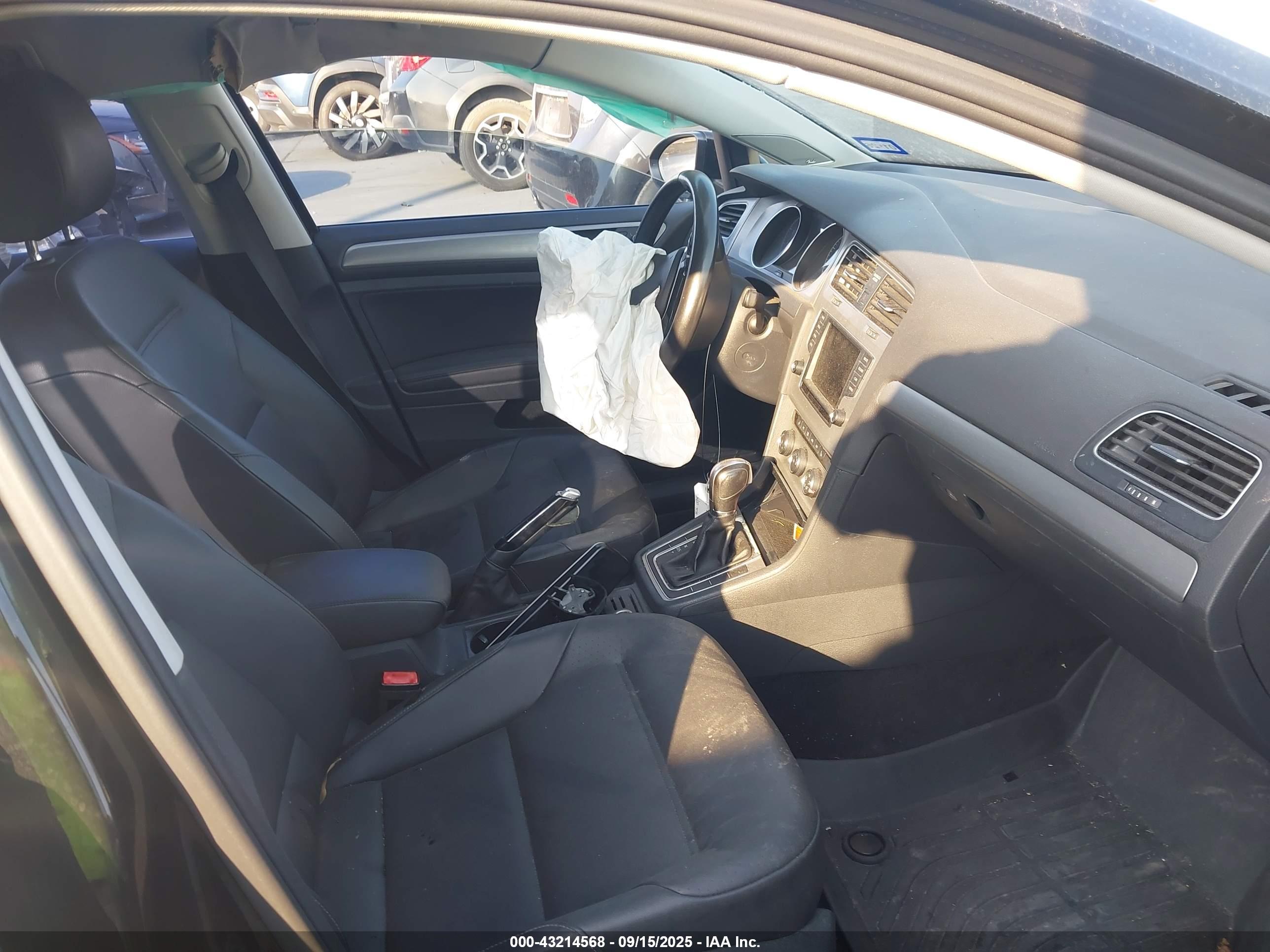 VOLKSWAGEN GOLF image 5