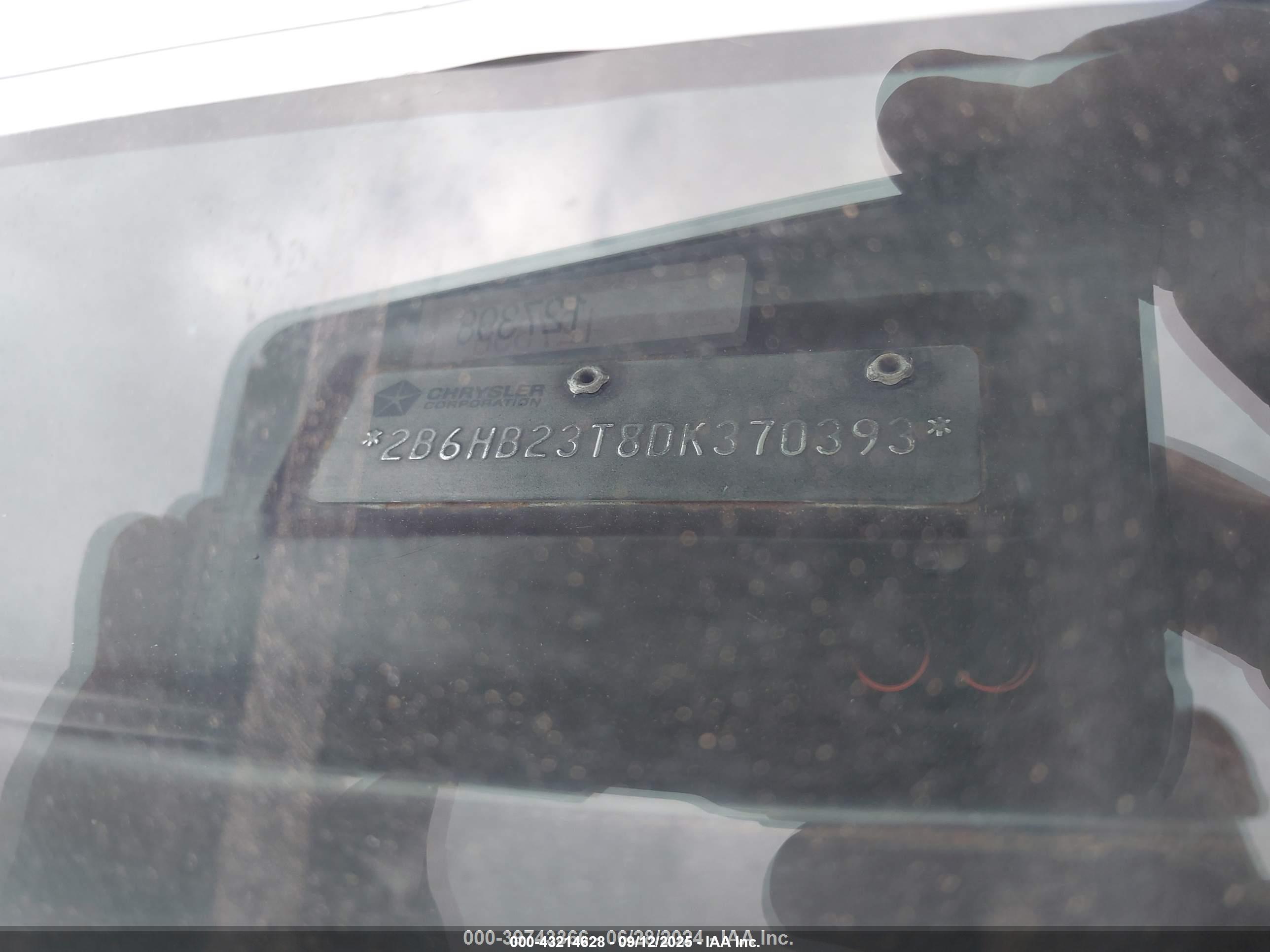 DODGE RAM image 9