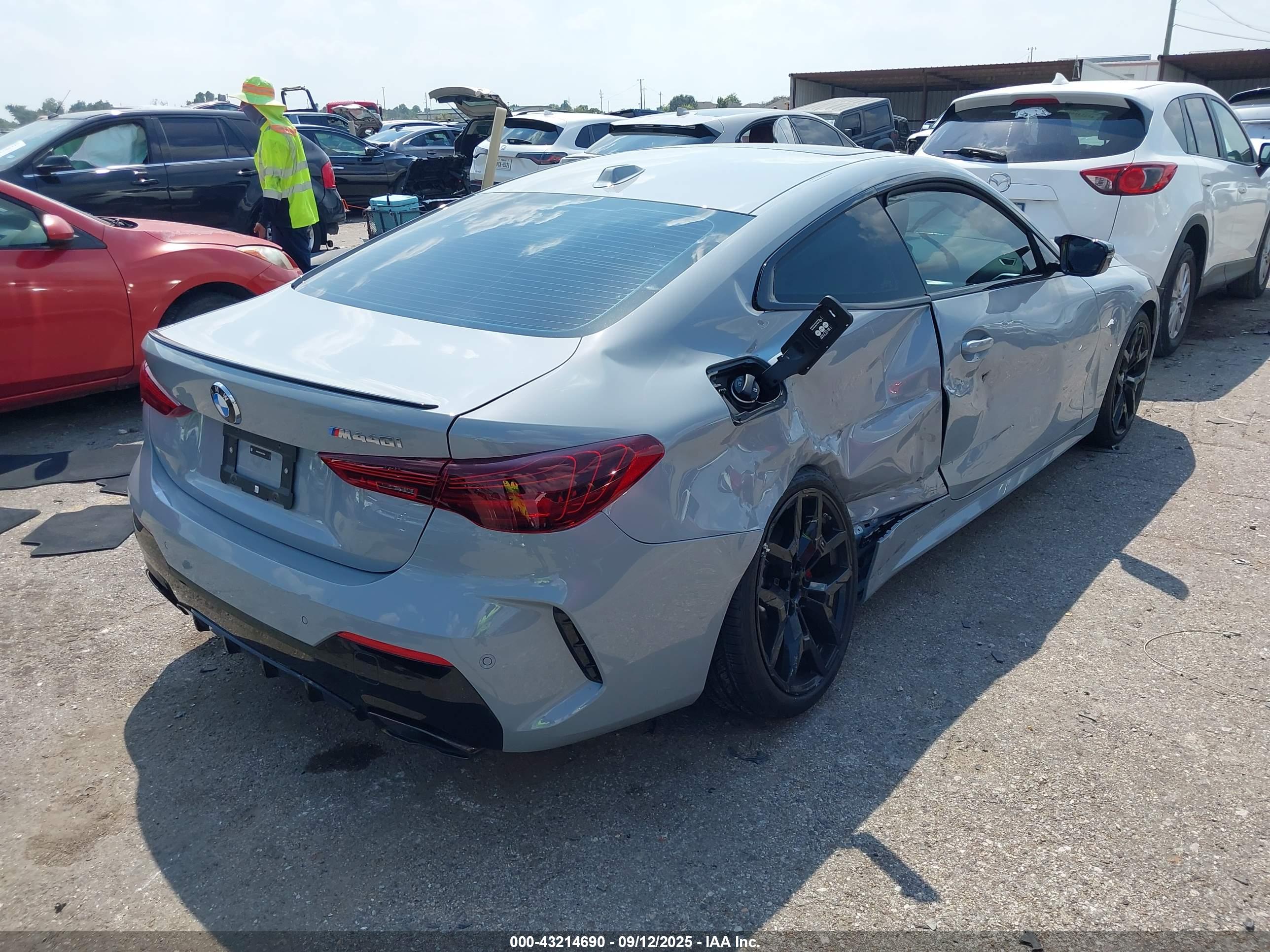 BMW M440I image 4
