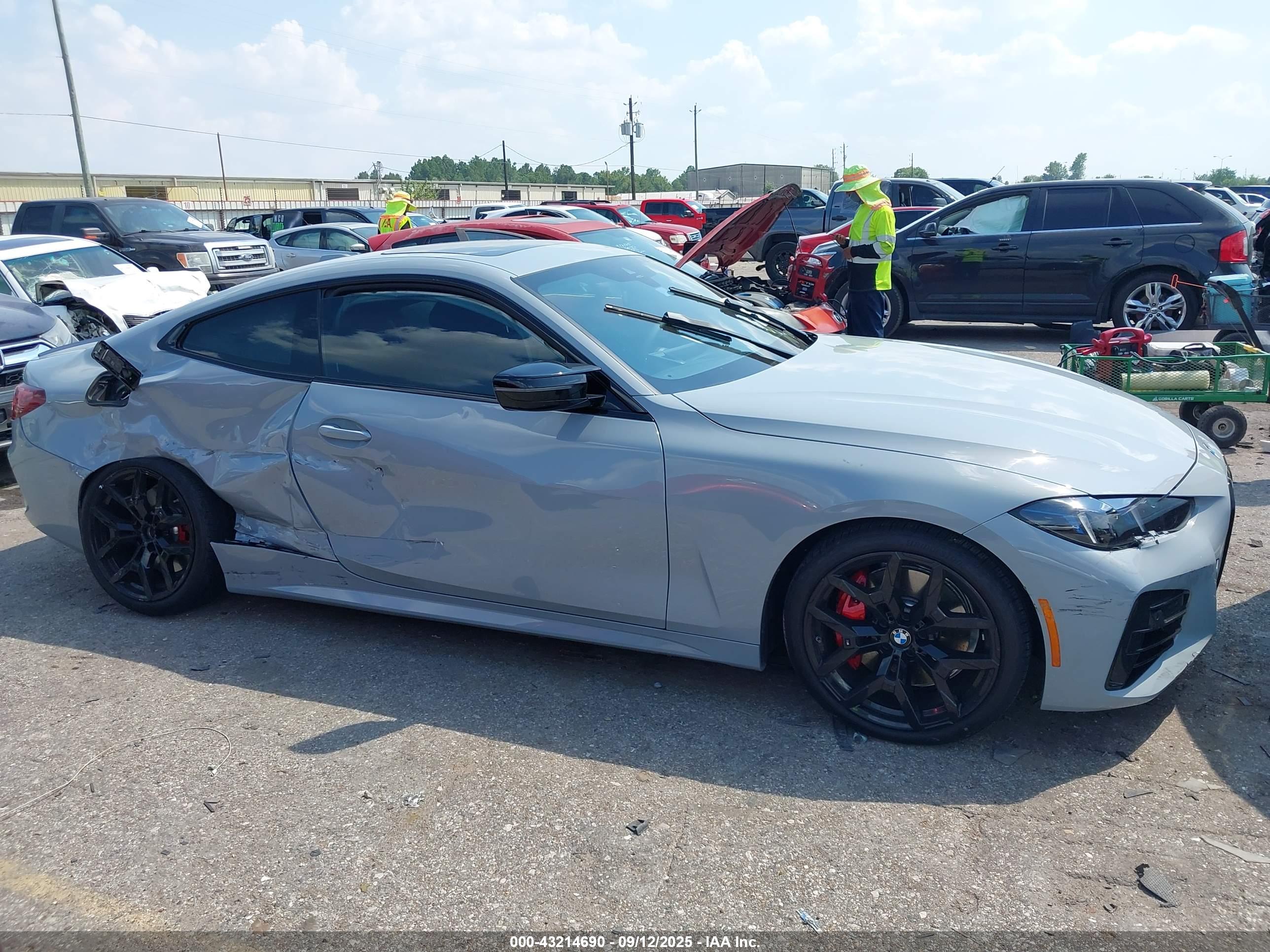 BMW M440I image 6