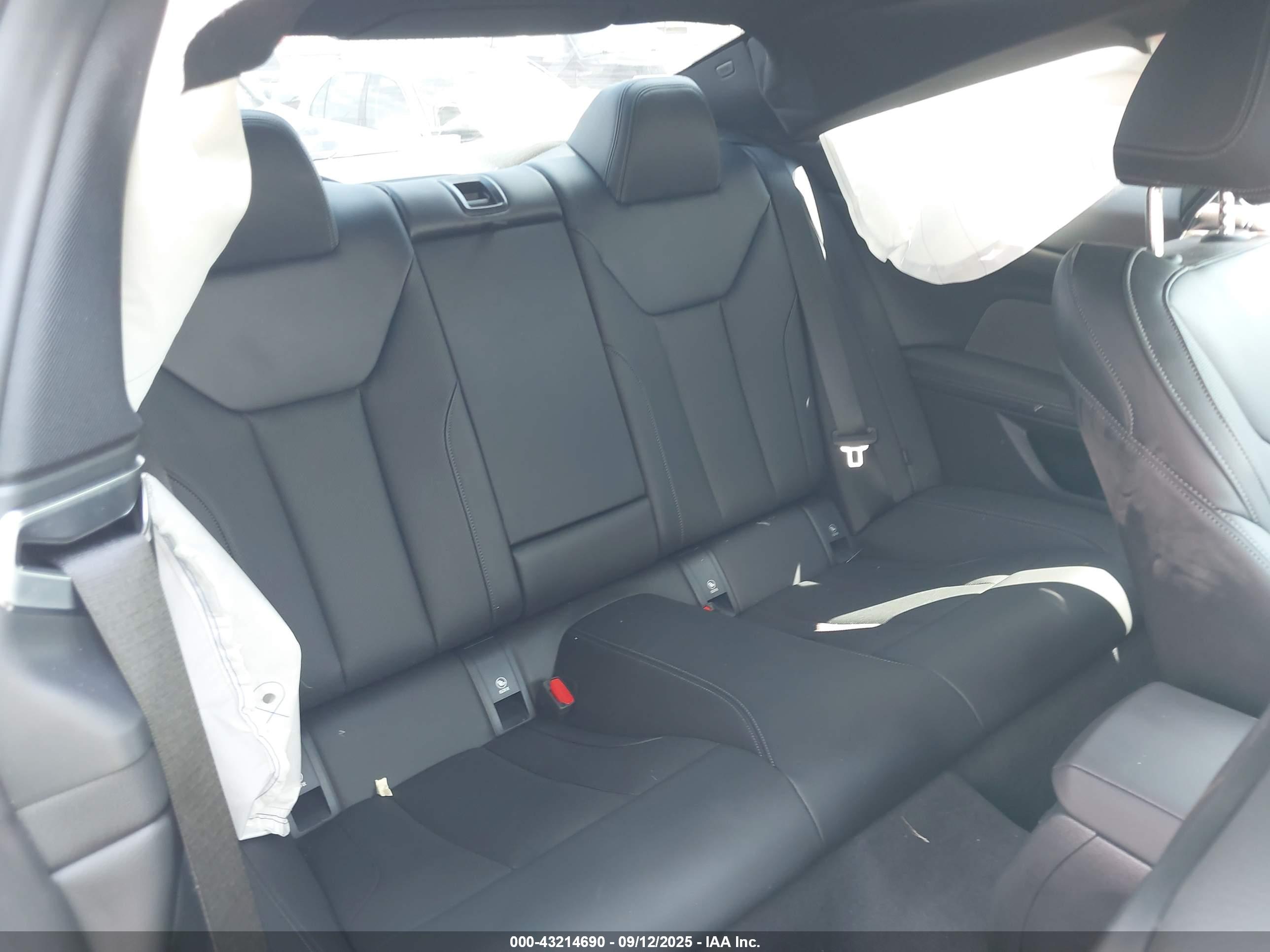 BMW M440I image 8