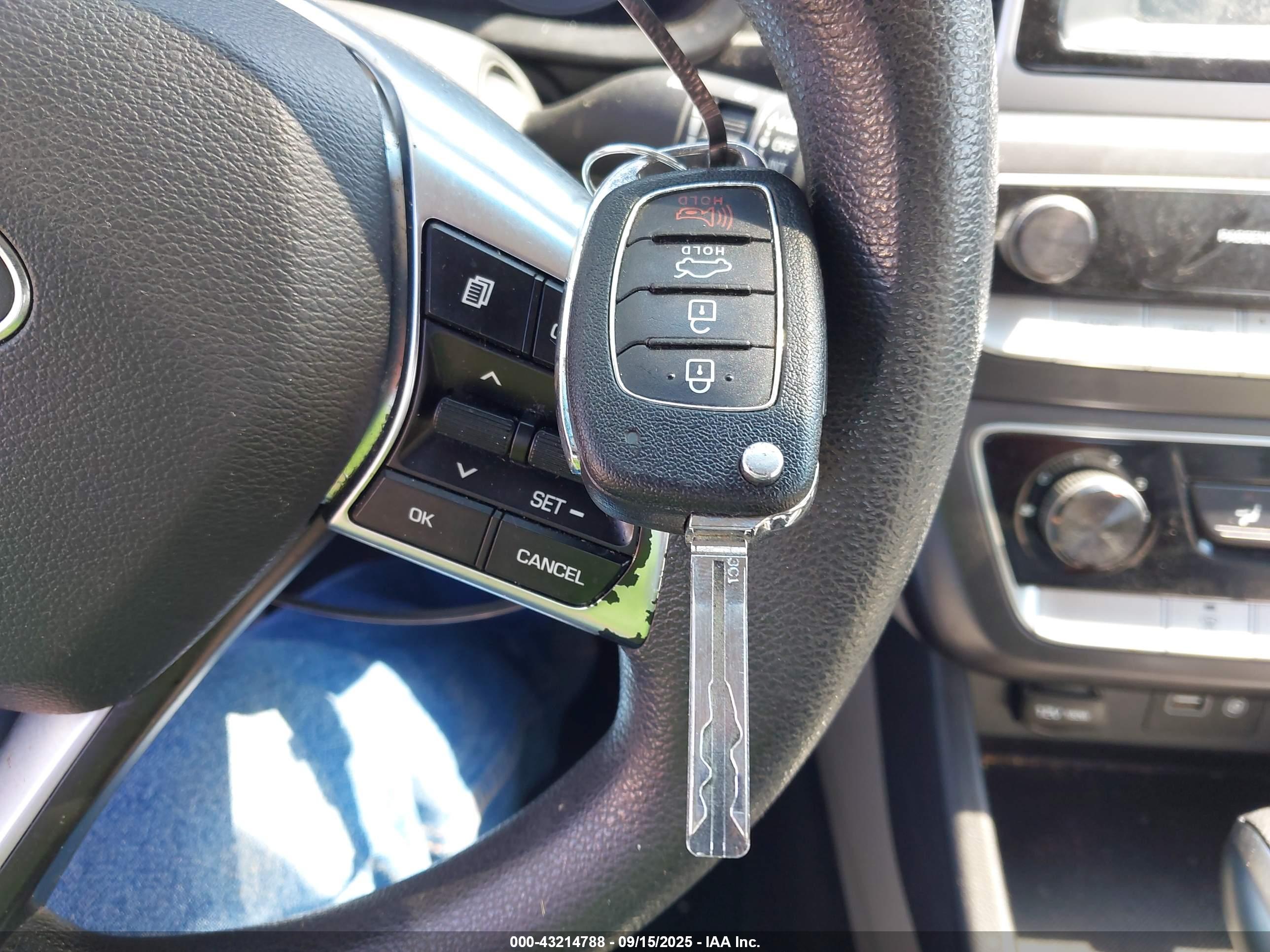 HYUNDAI SONATA image 11