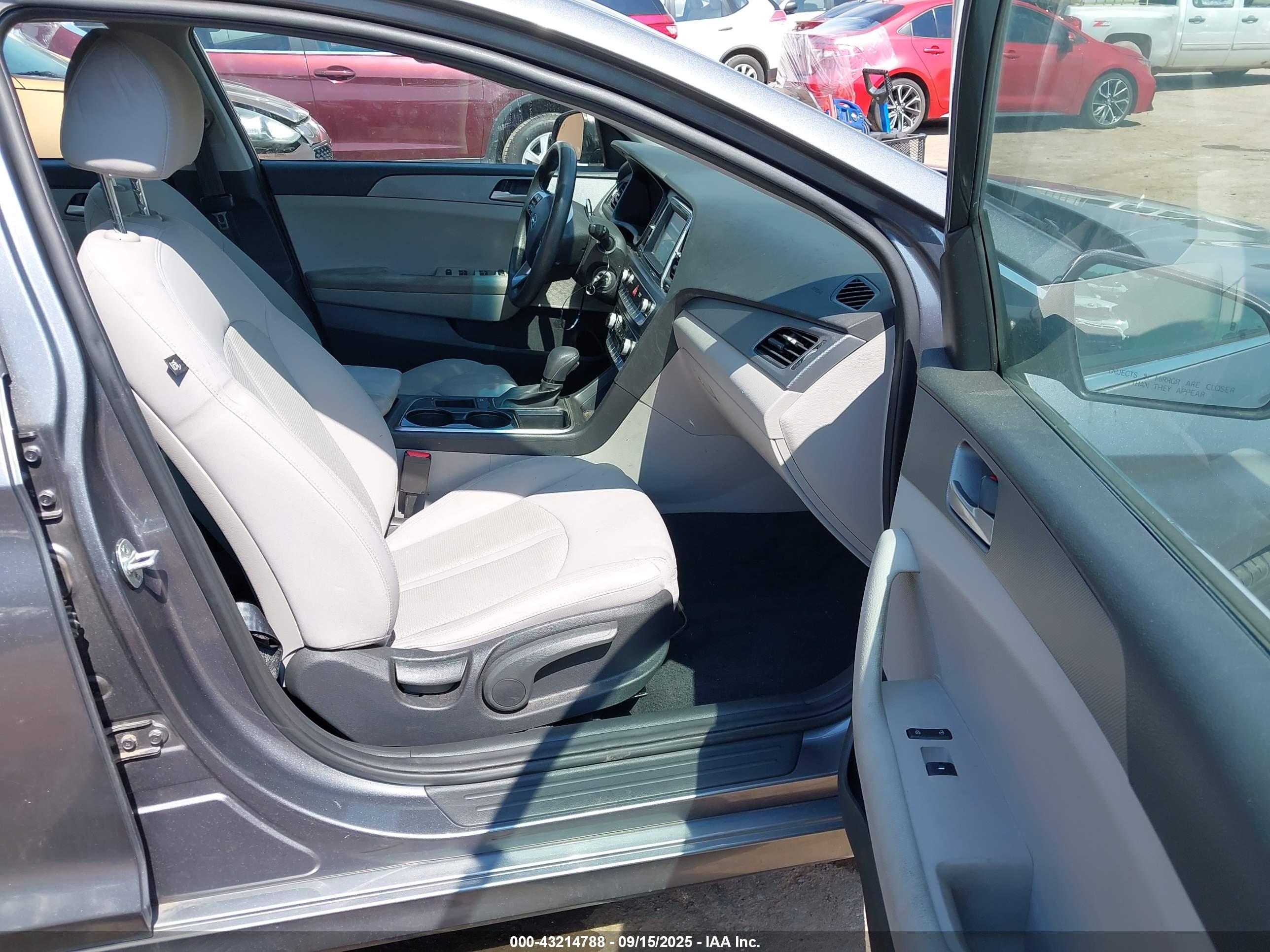 HYUNDAI SONATA image 5