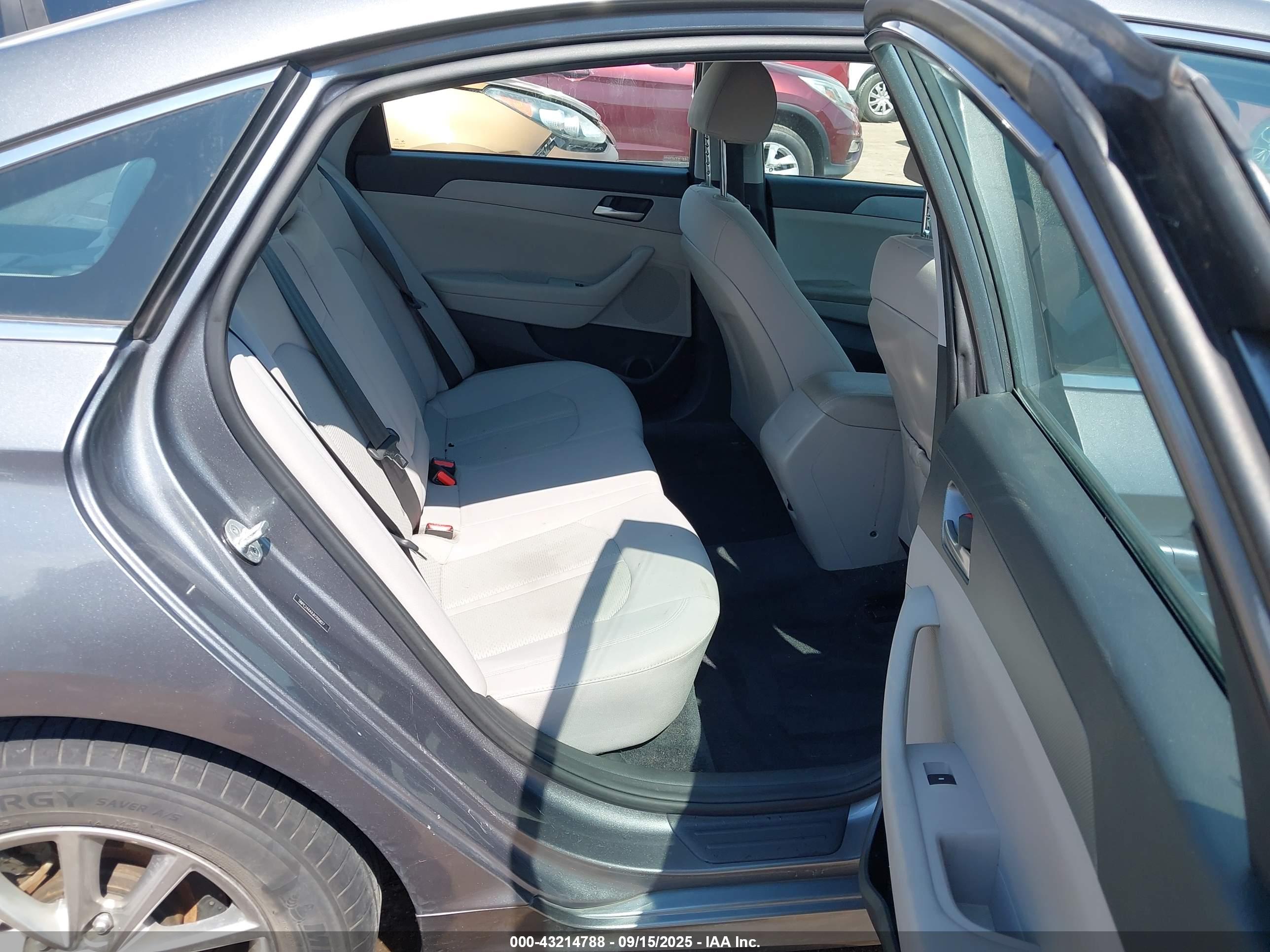 HYUNDAI SONATA image 8