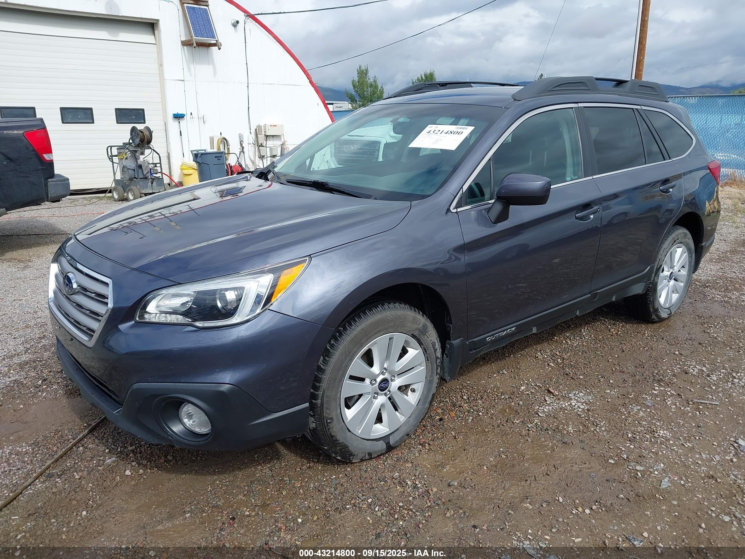 SUBARU OUTBACK image 2
