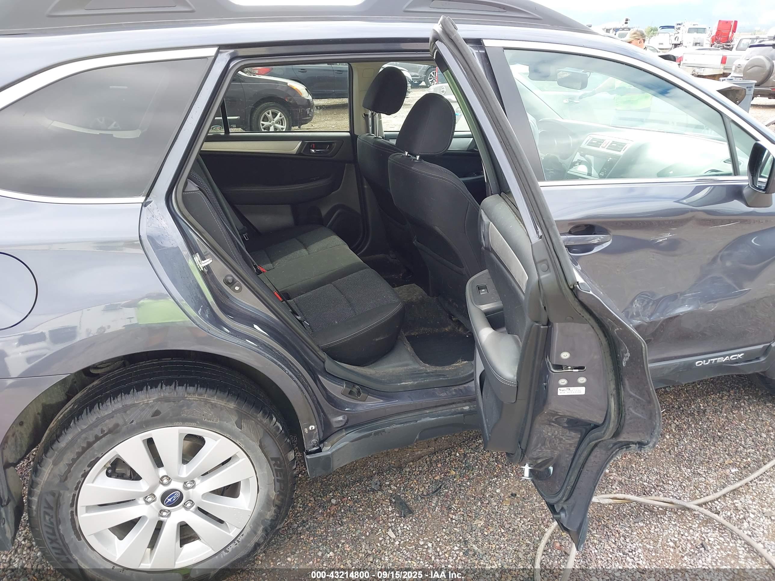 SUBARU OUTBACK image 8