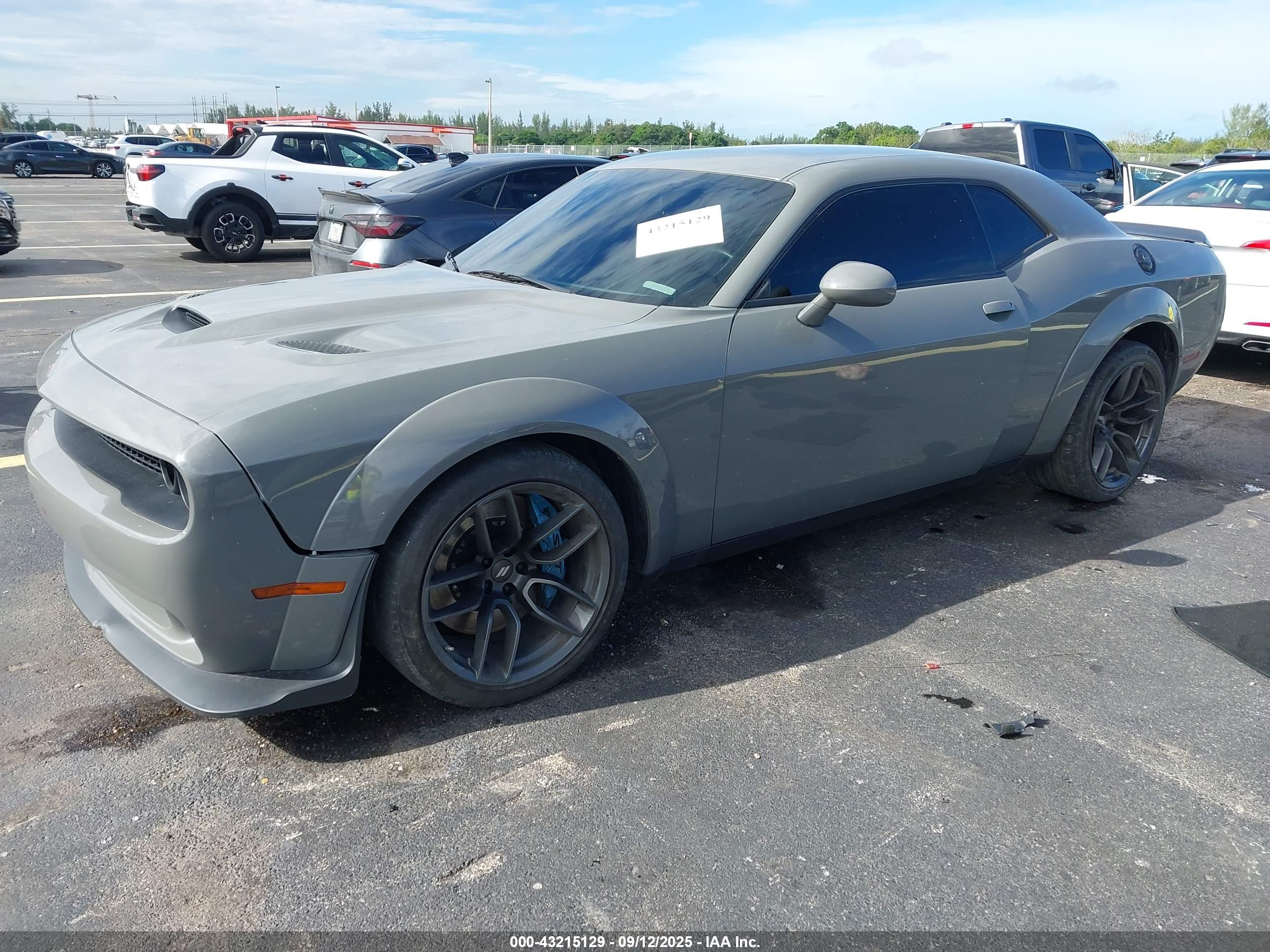 DODGE CHALLENGER image 2