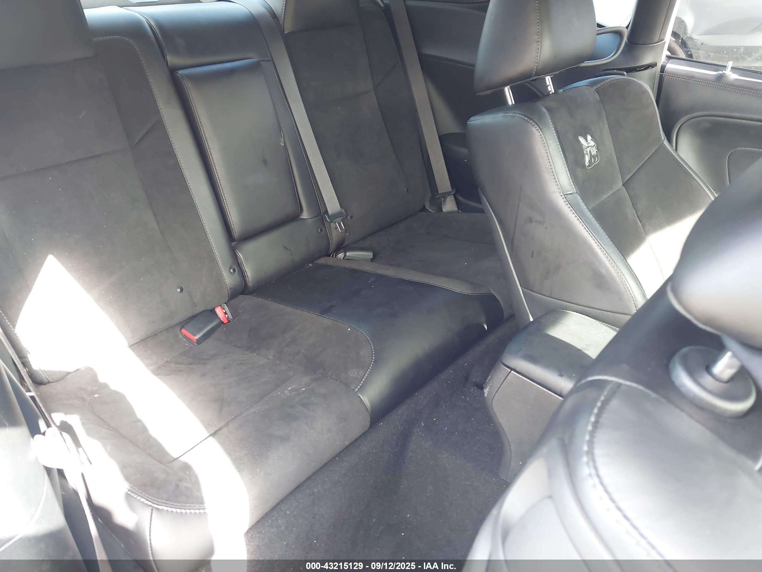 DODGE CHALLENGER image 8