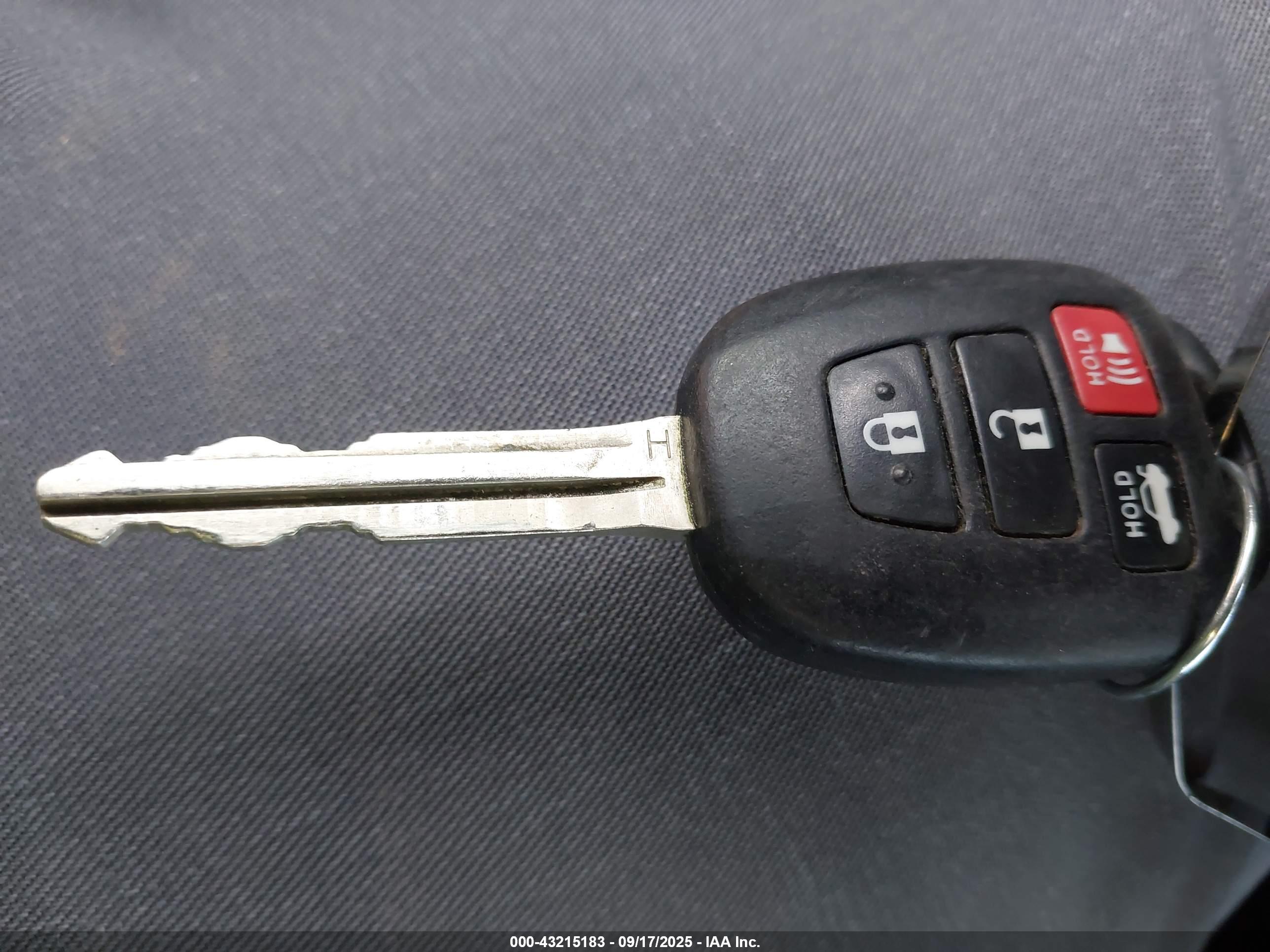 TOYOTA COROLLA image 11