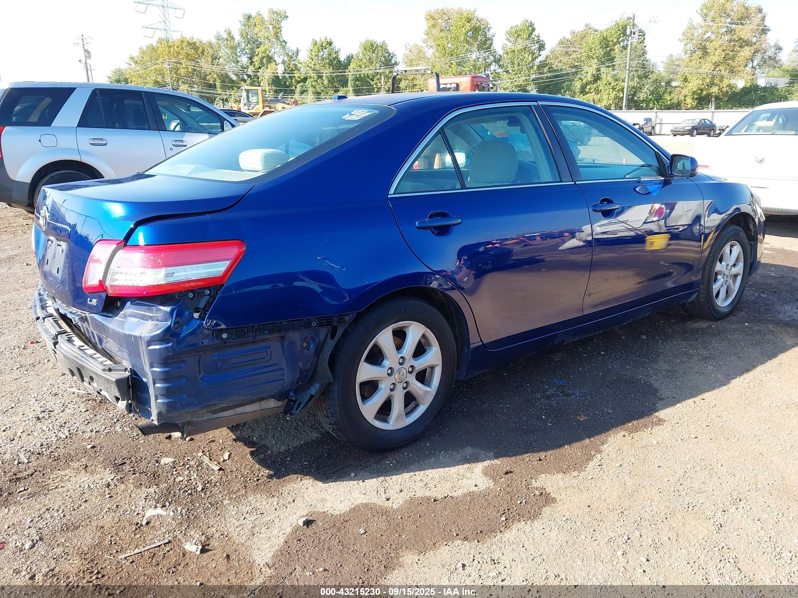 TOYOTA CAMRY image 4