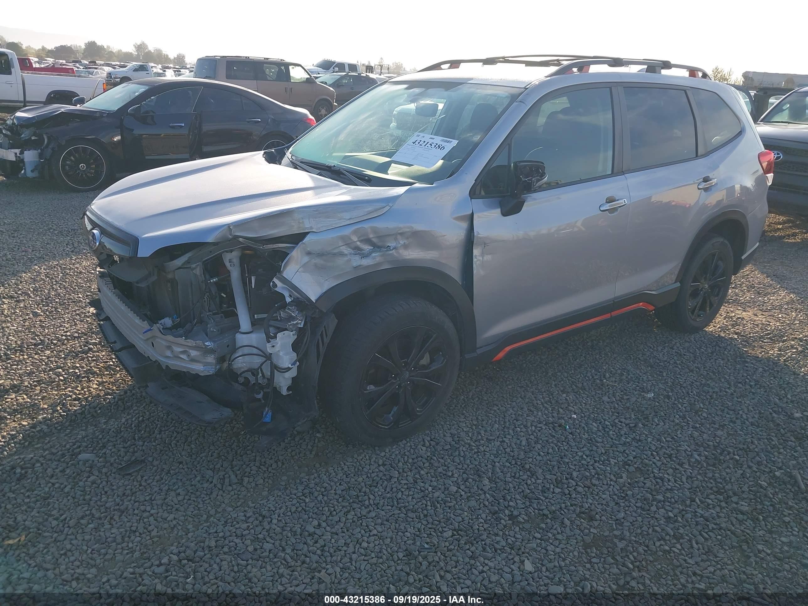 SUBARU FORESTER image 2