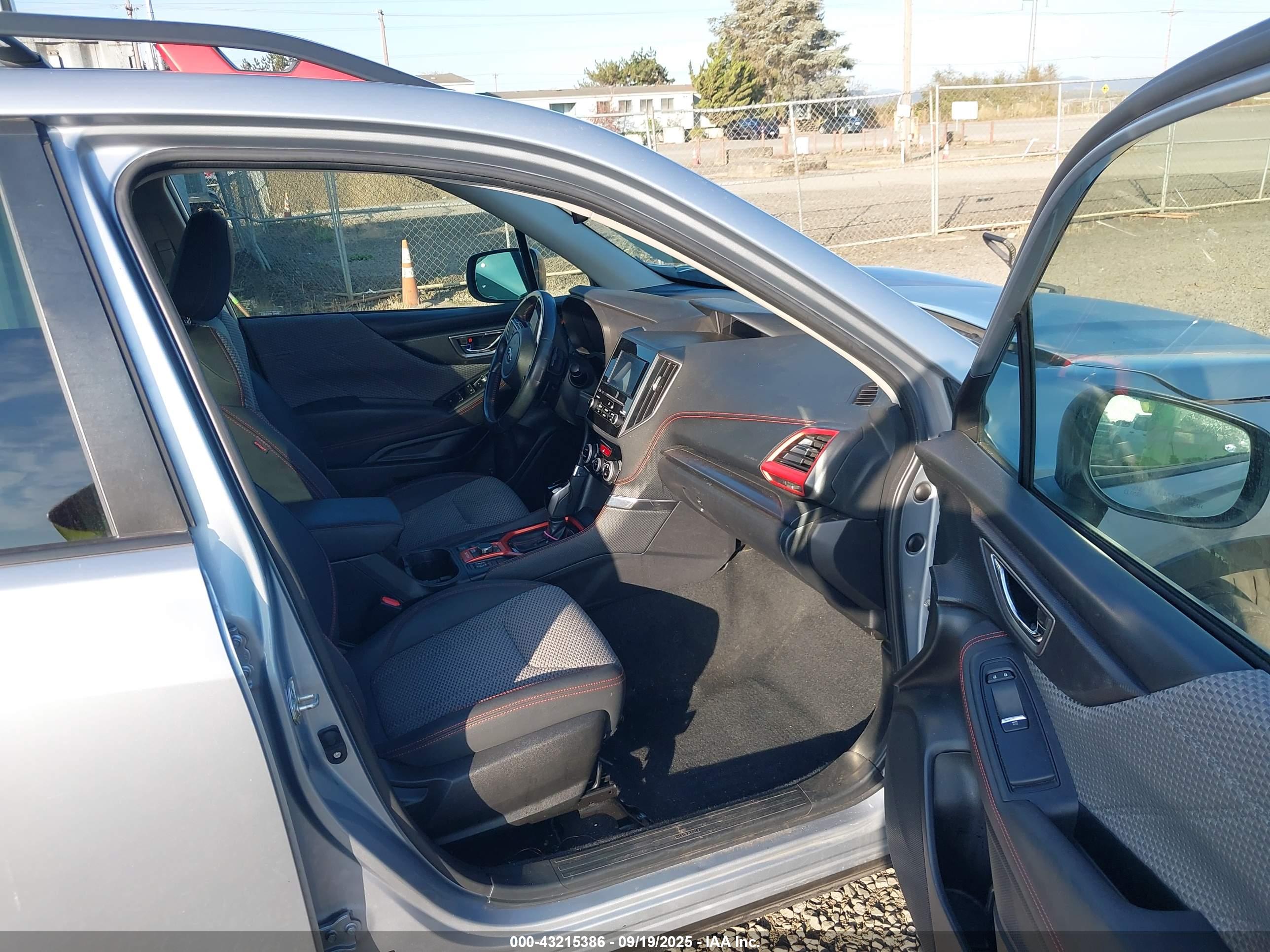 SUBARU FORESTER image 5