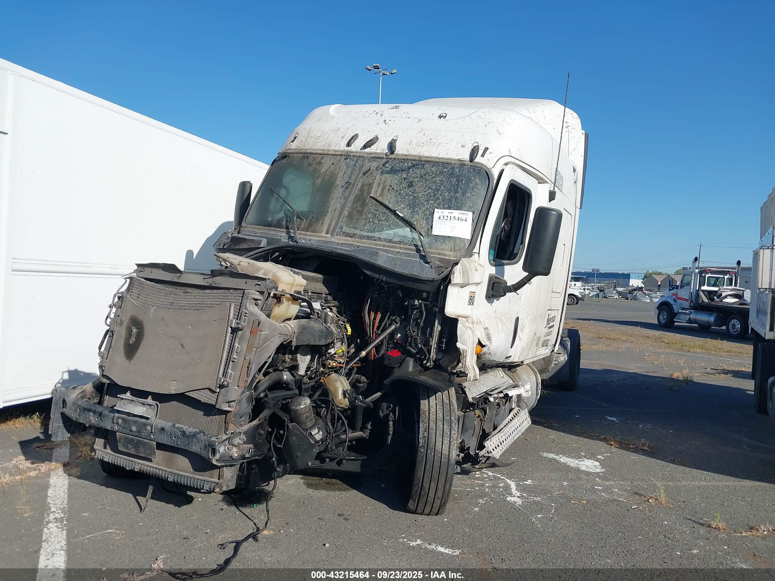 FREIGHTLINER CASCADIA image 2