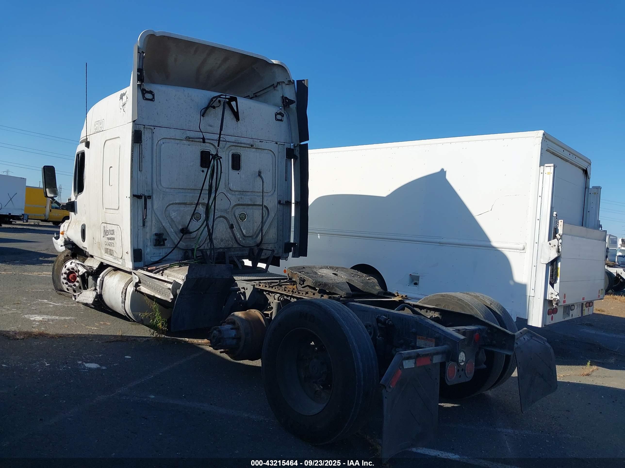 FREIGHTLINER CASCADIA image 3